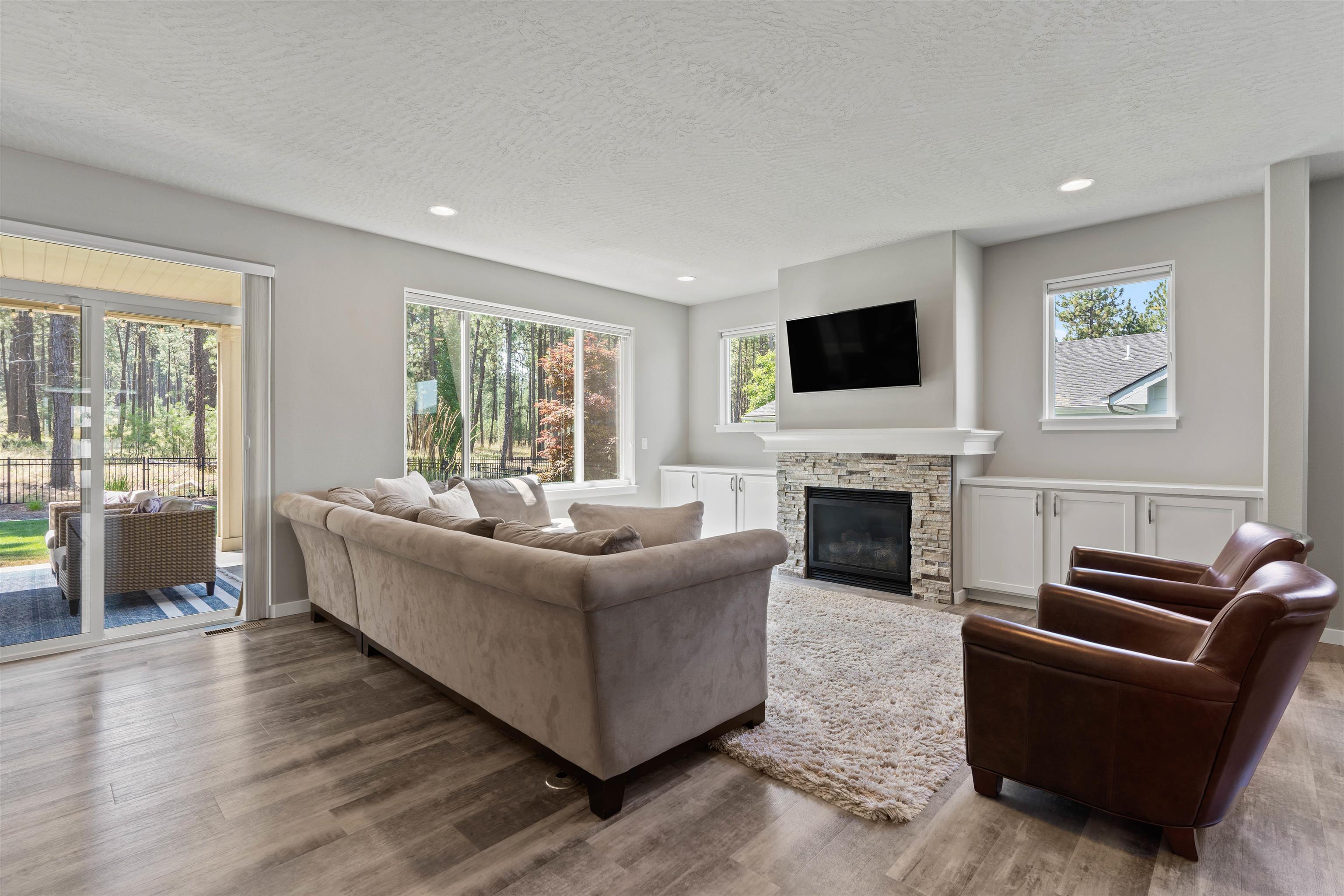 1009 W Siena Peak Dr