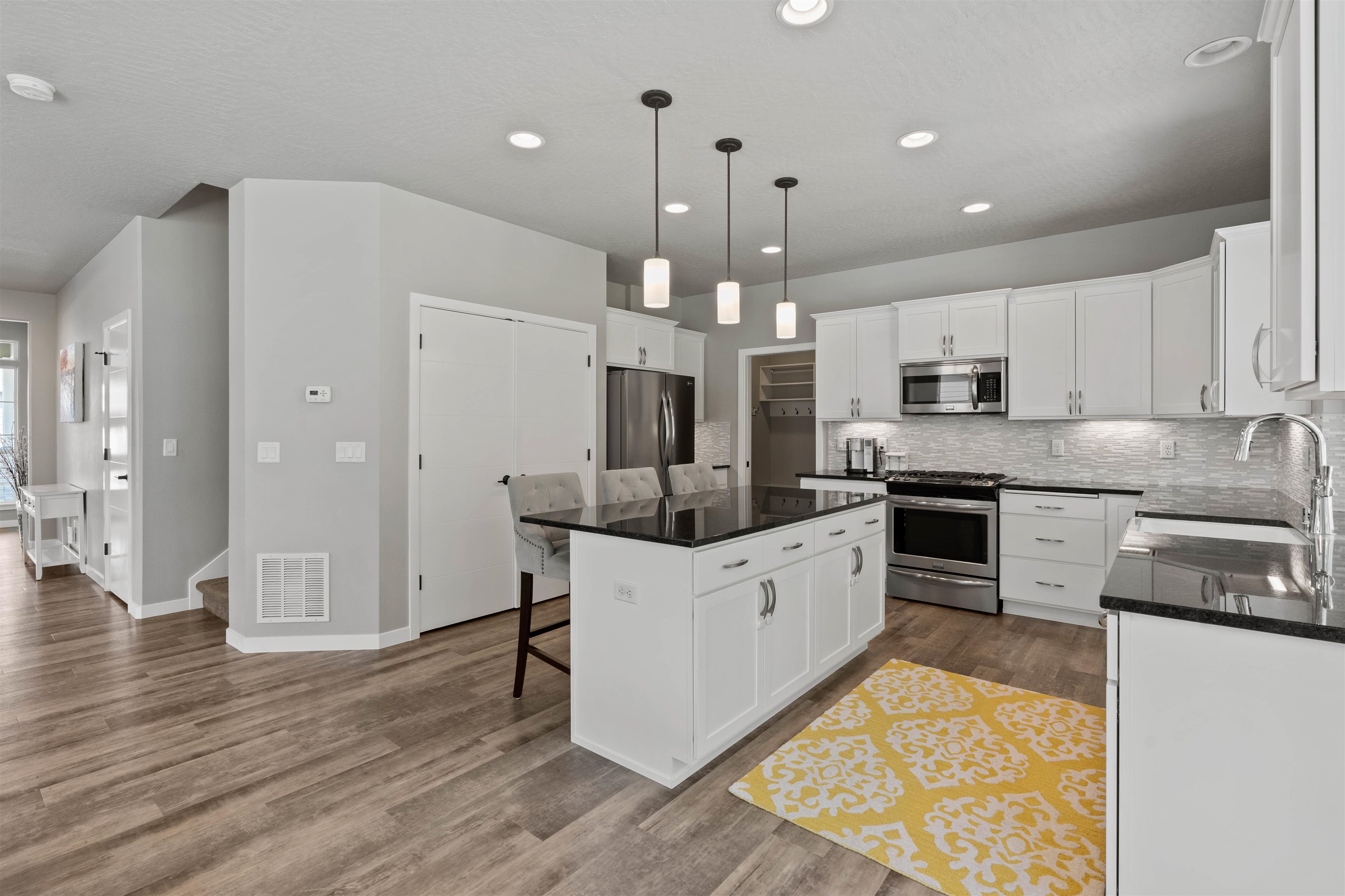 1009 W Siena Peak Dr