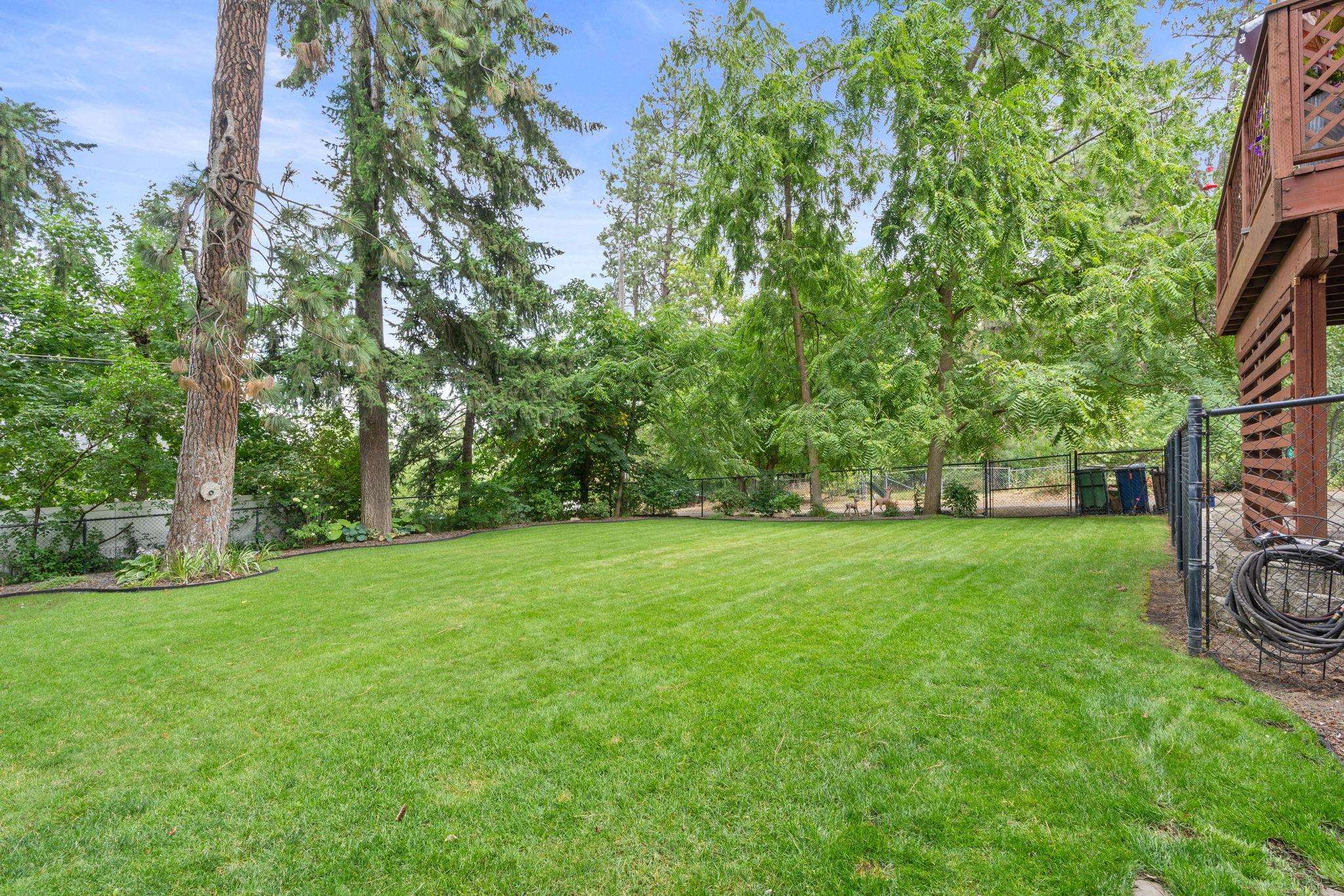 1527 E 18TH Ave