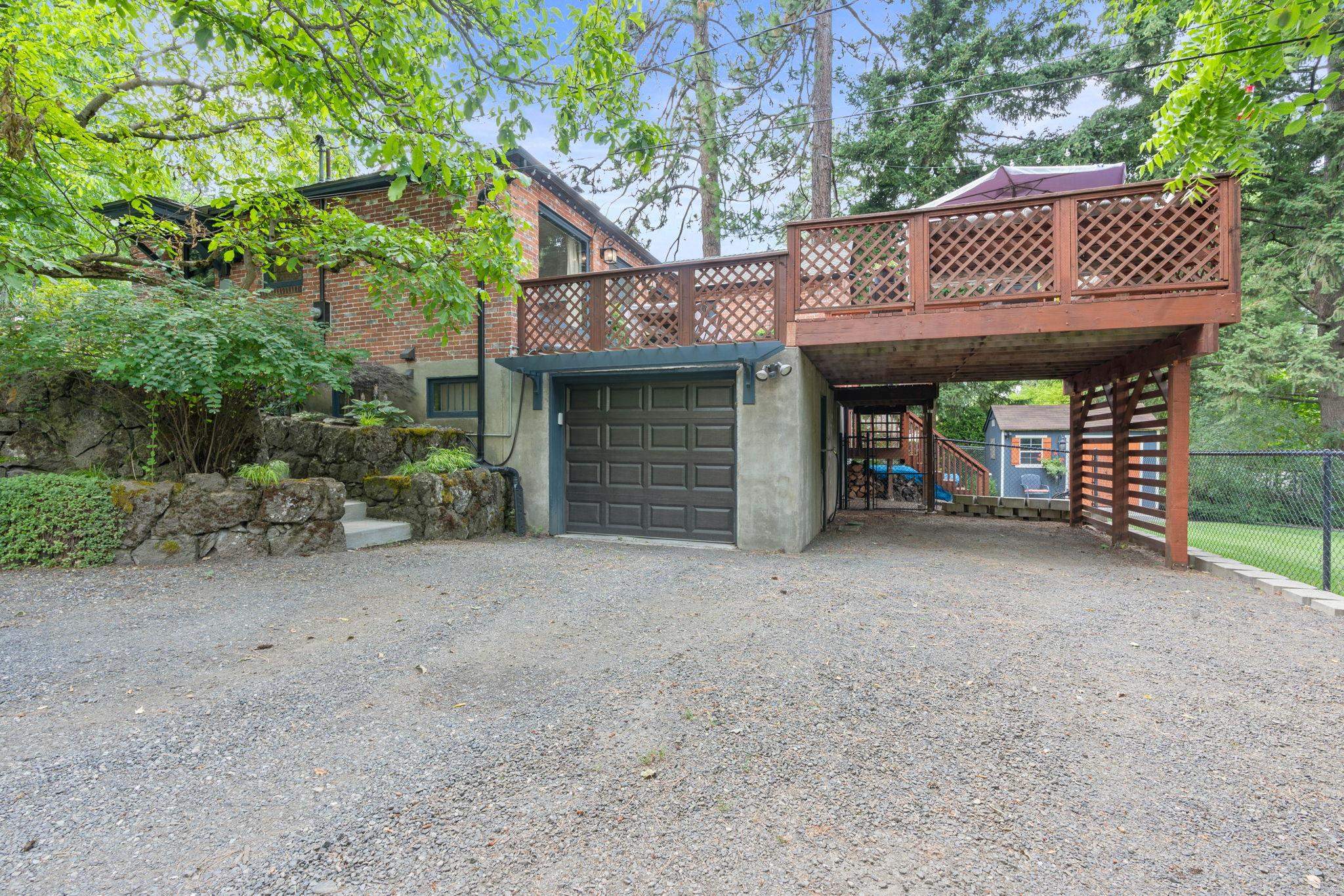 1527 E 18TH Ave