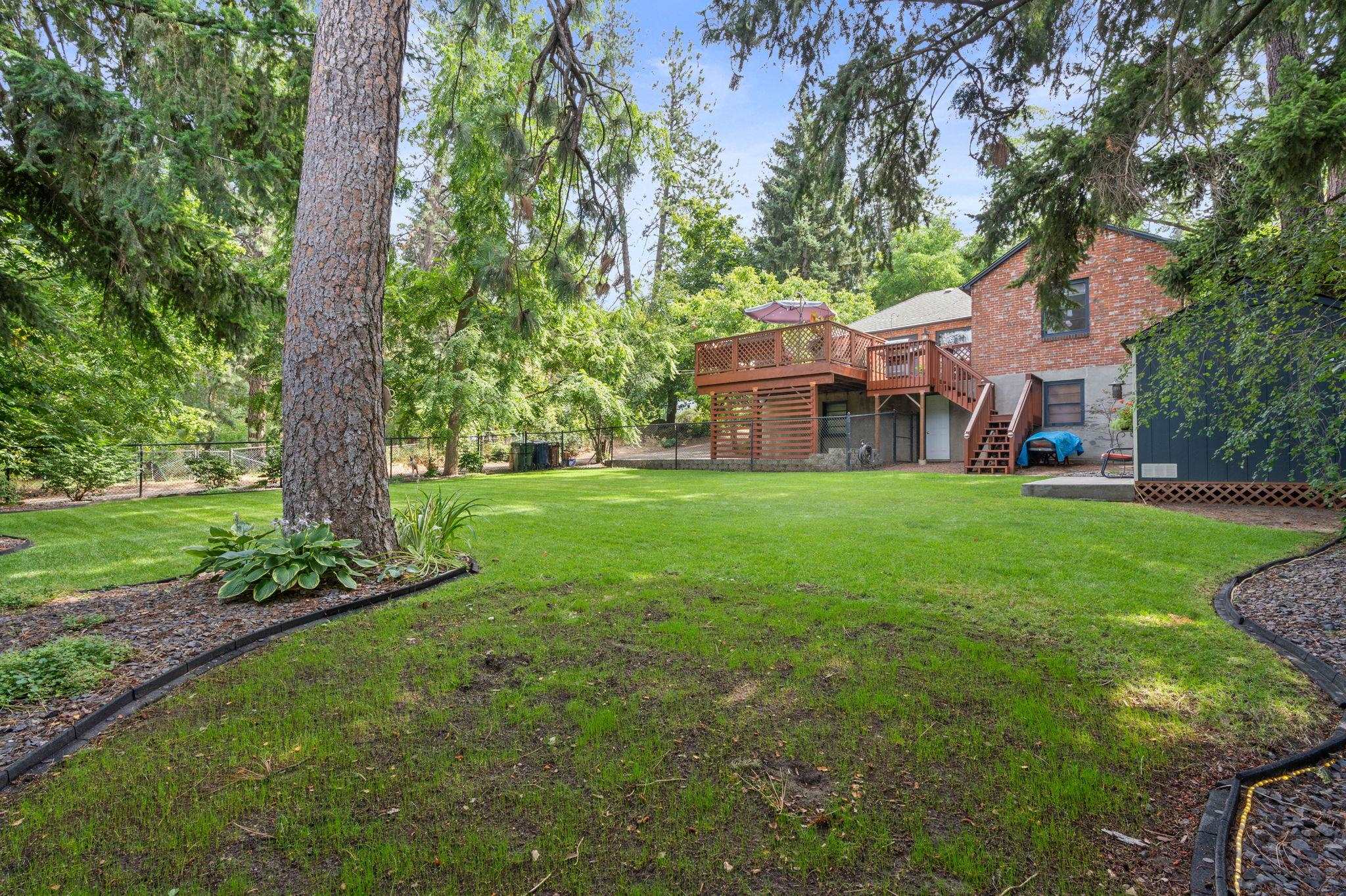 1527 E 18TH Ave
