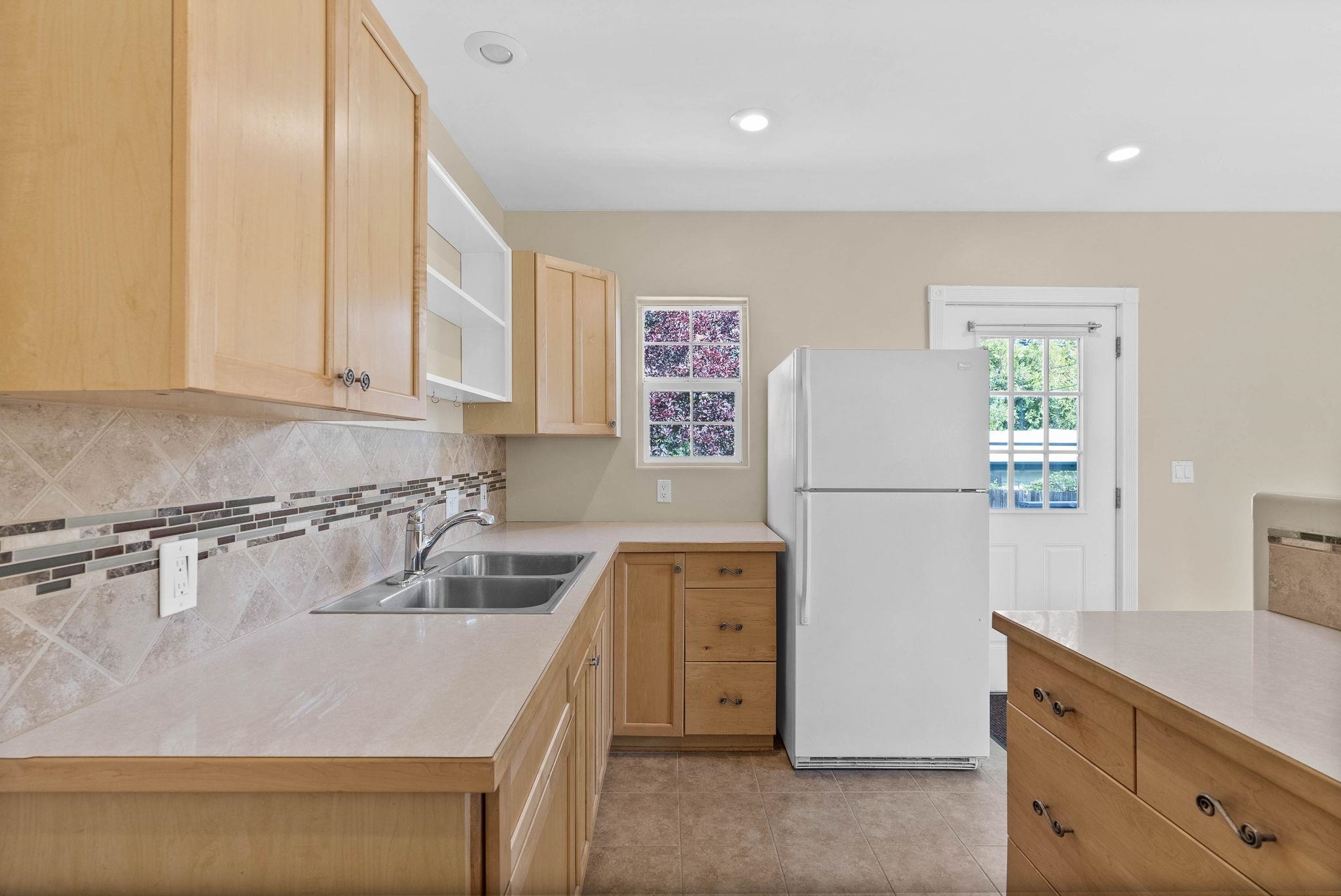 108 W 29TH Ave