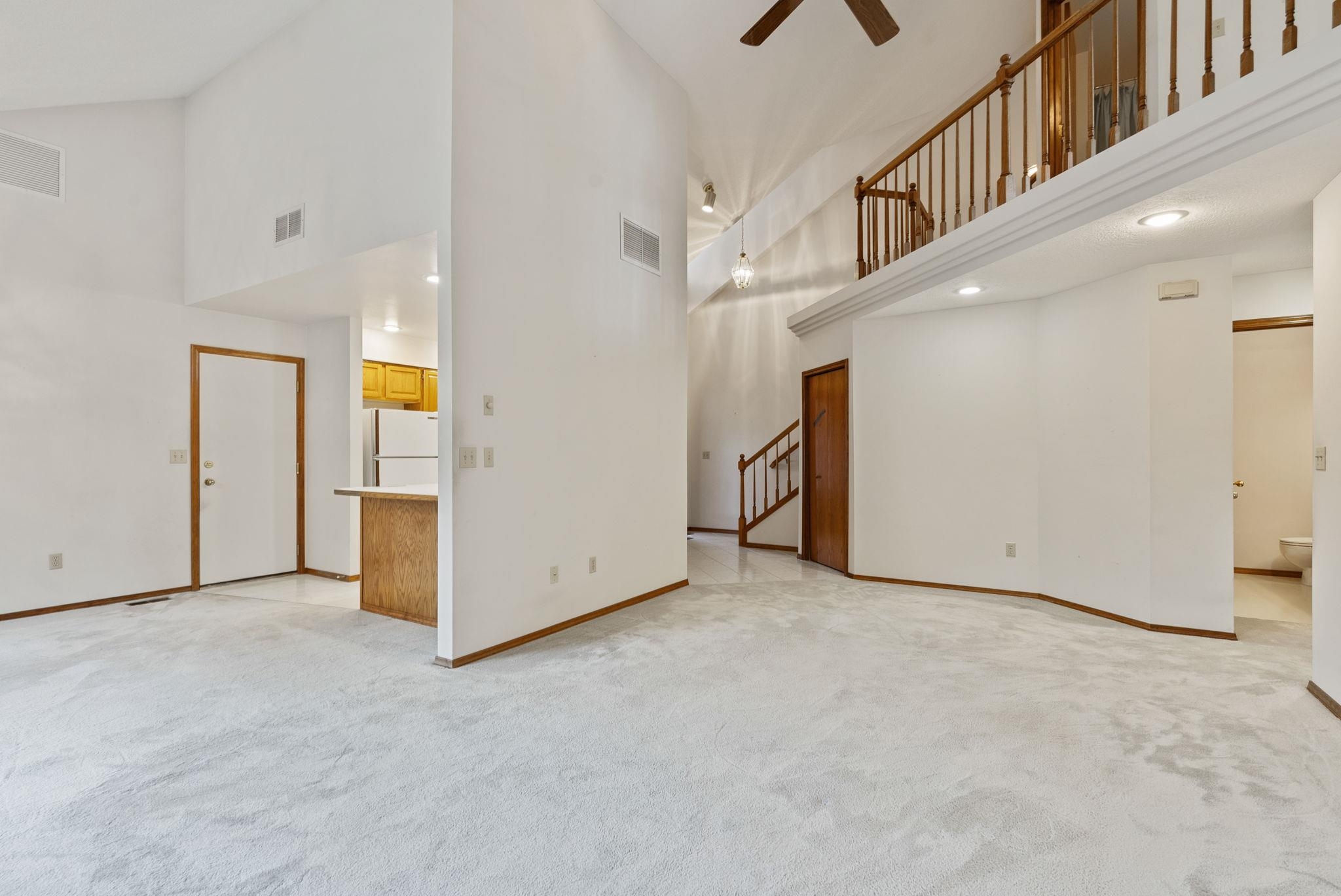 1420 E Cambridge Ln