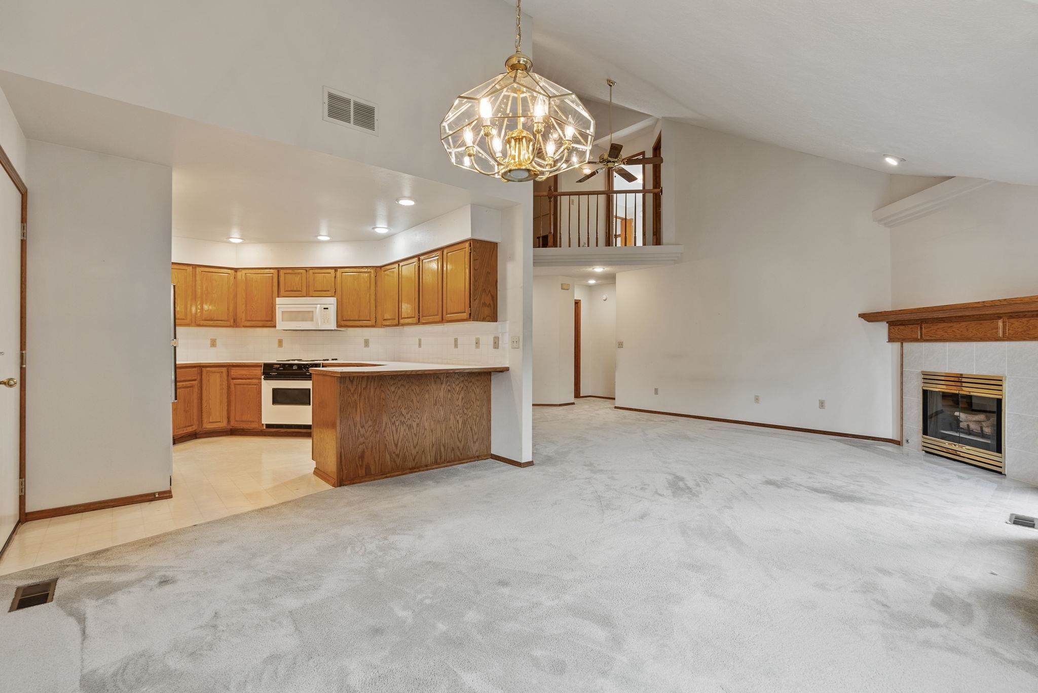 1420 E Cambridge Ln