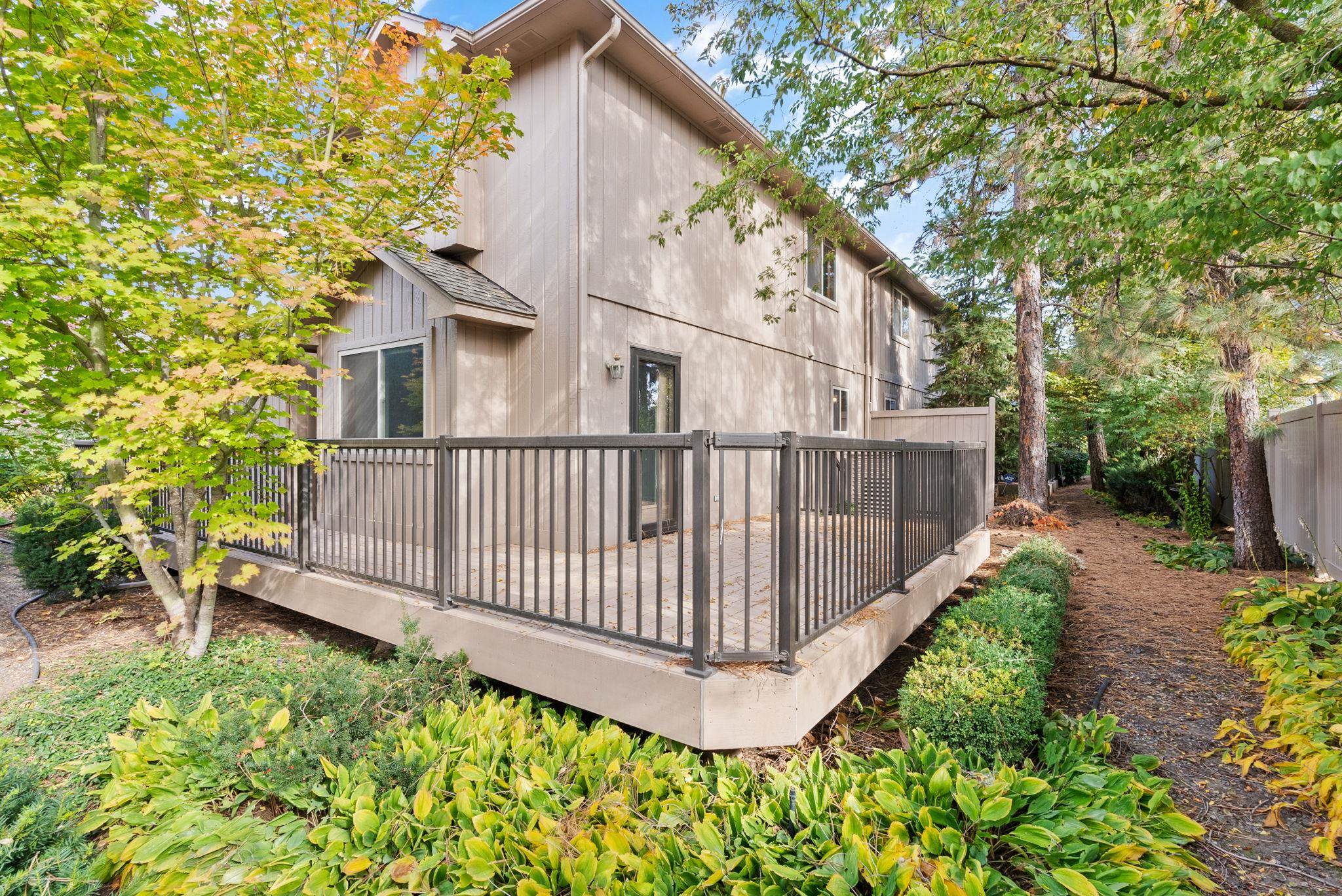 1420 E Cambridge Ln