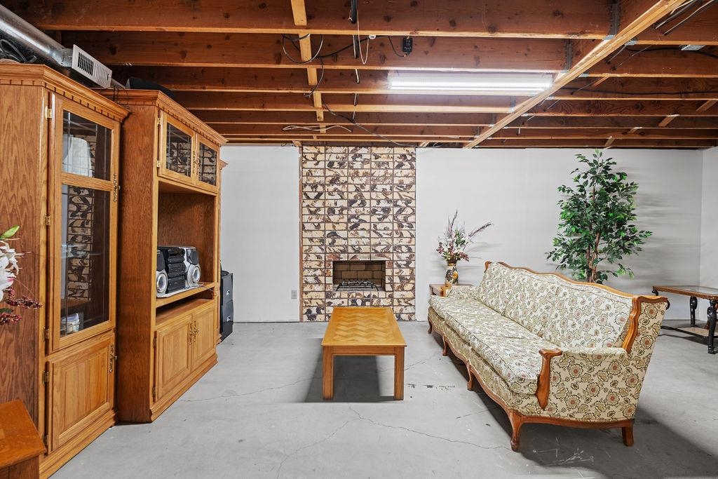 1406 Gary St