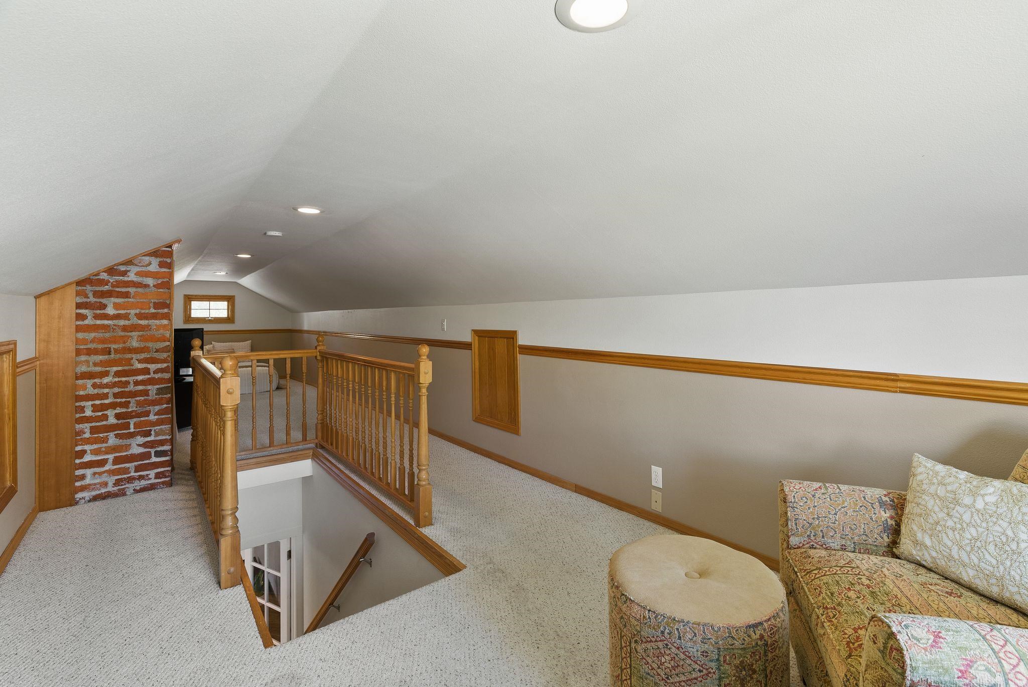 1214 W 20TH Ave
