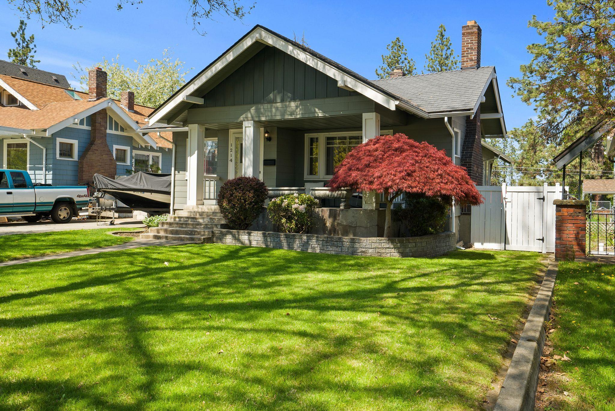1214 W 20TH Ave