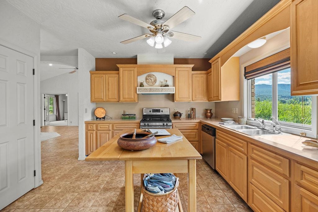 897 Townsend Sackman Rd