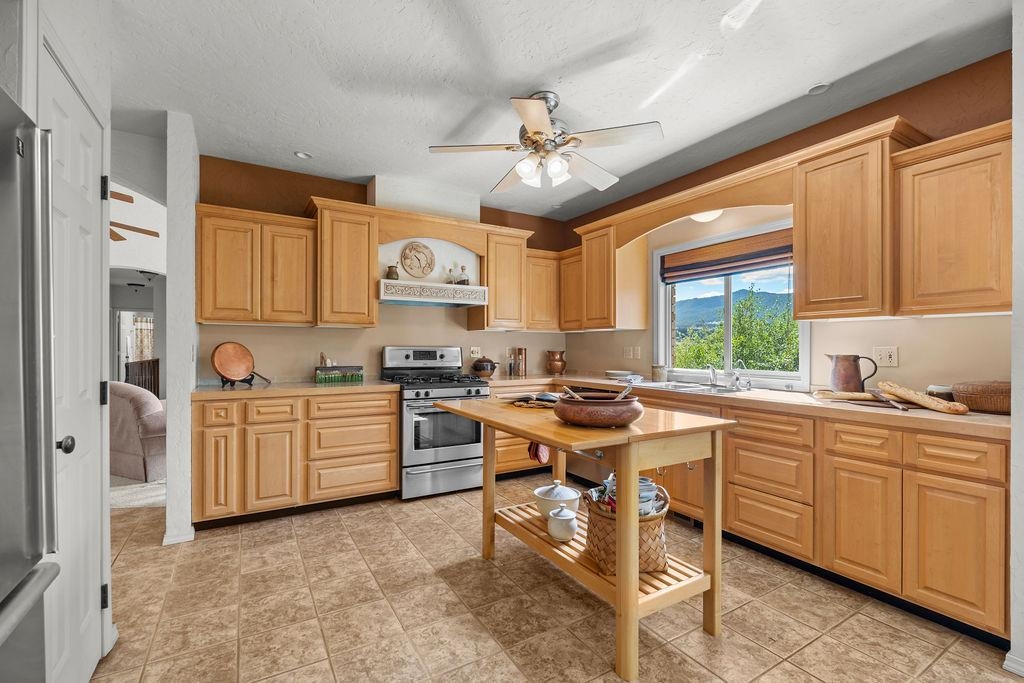 897 Townsend Sackman Rd