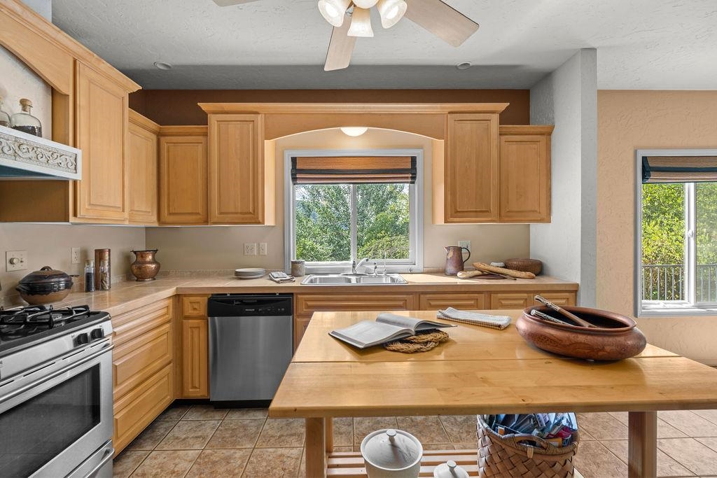 897 Townsend Sackman Rd