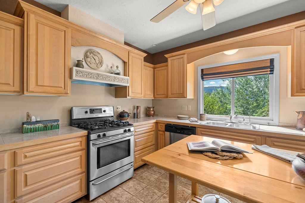 897 Townsend Sackman Rd