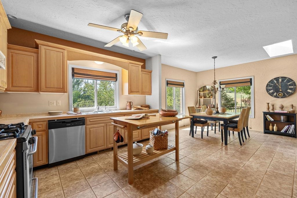 897 Townsend Sackman Rd