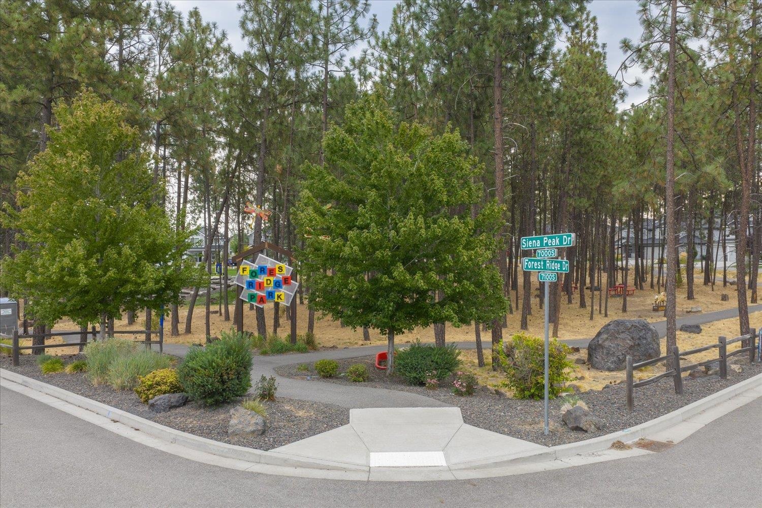 807 W BIRCHBEND Dr