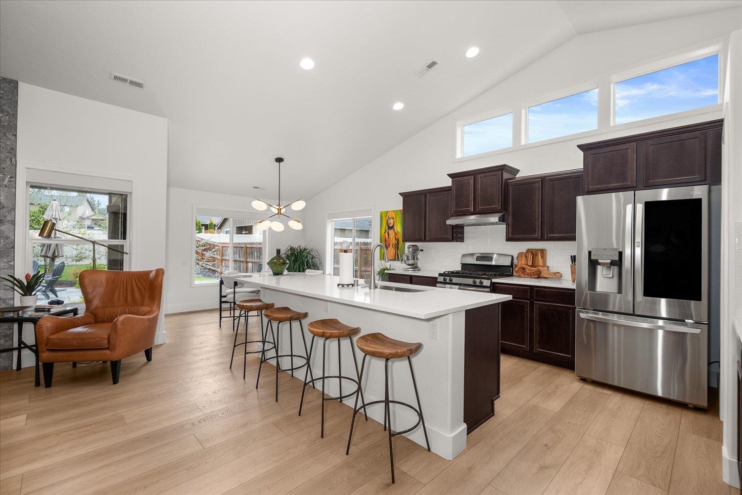 807 W BIRCHBEND Dr