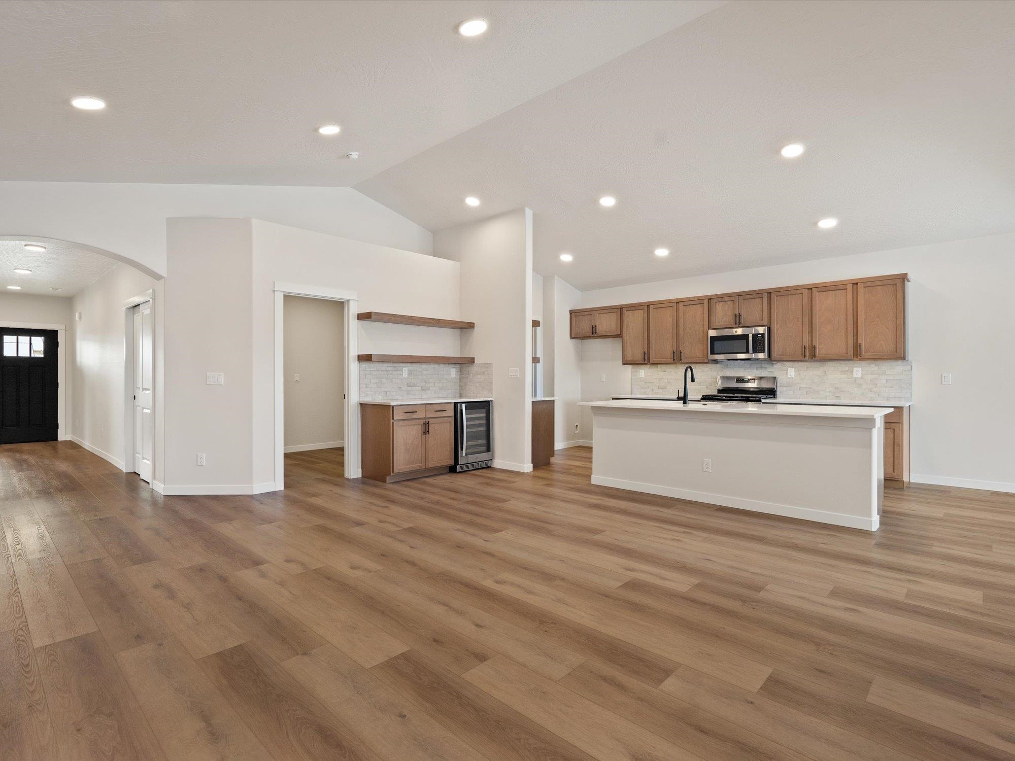 1543 W 68th Ave