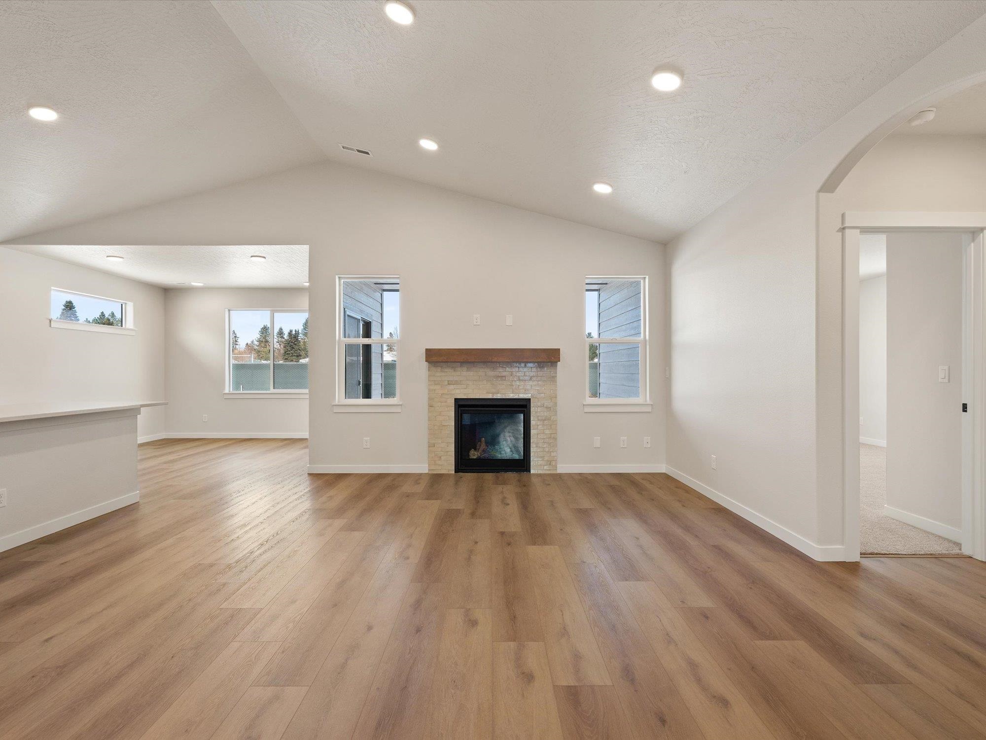 1543 W 68th Ave