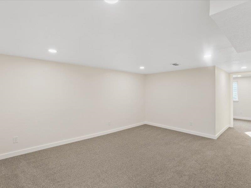 2228 W Everett Ave