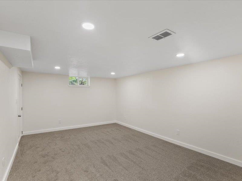 2228 W Everett Ave