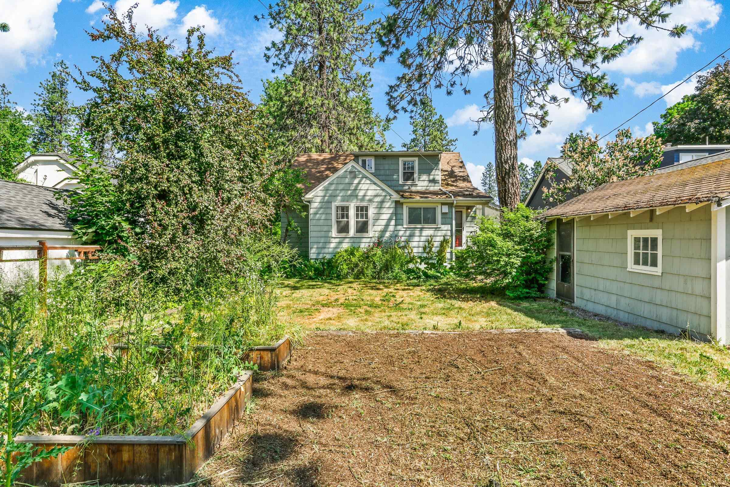 617 W 26TH Ave
