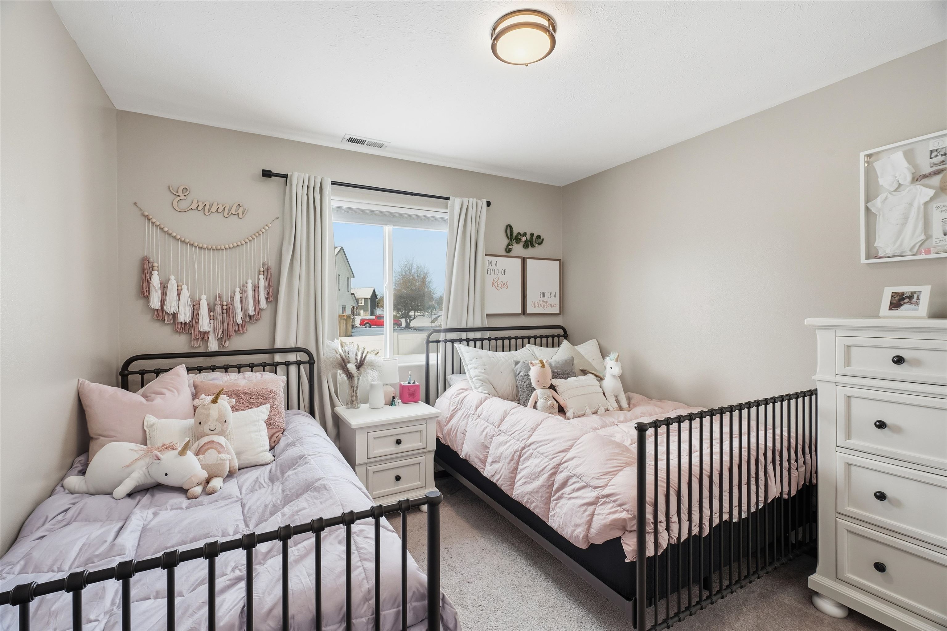 1615 E Laigo Ct