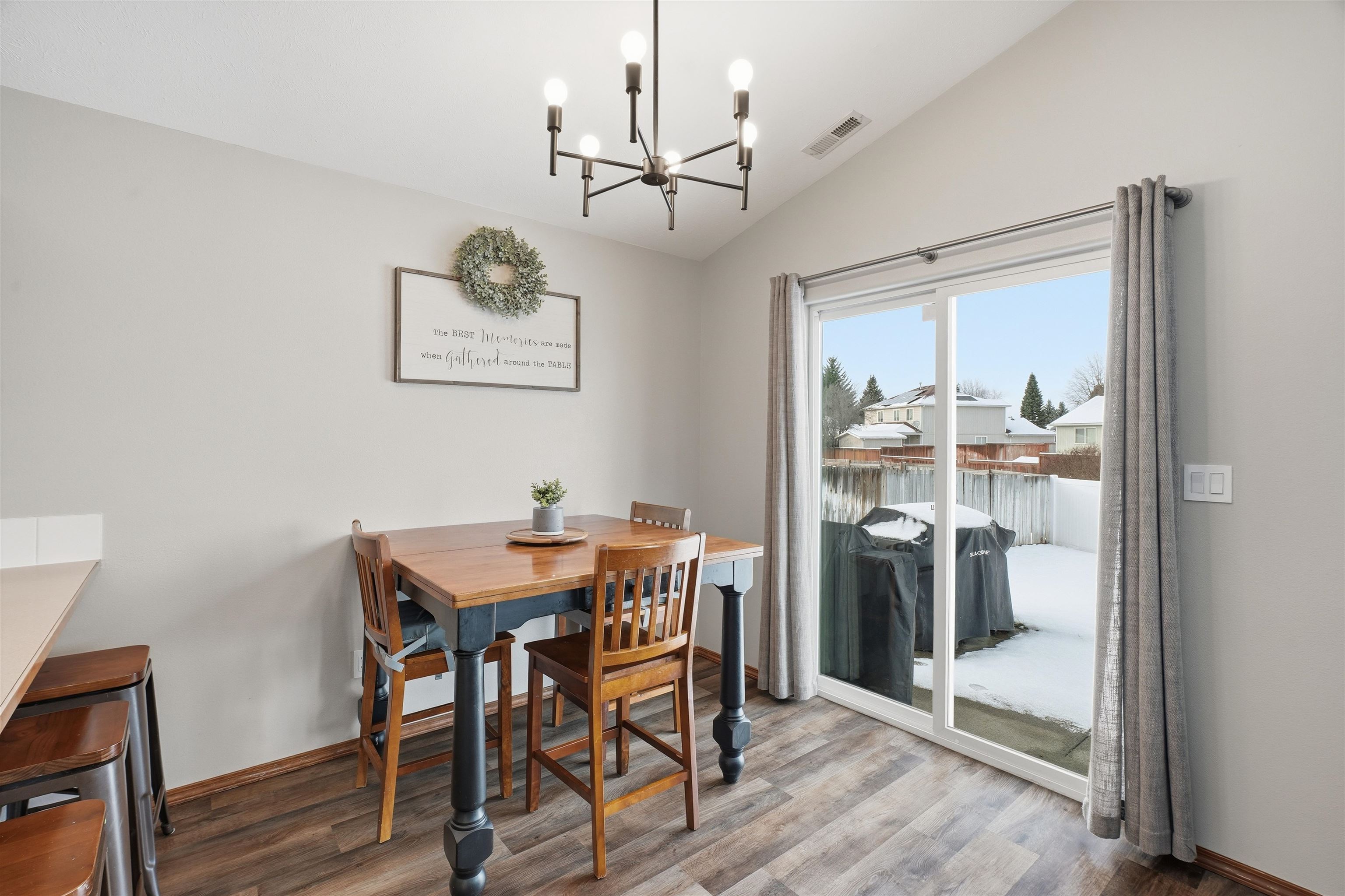 1615 E Laigo Ct