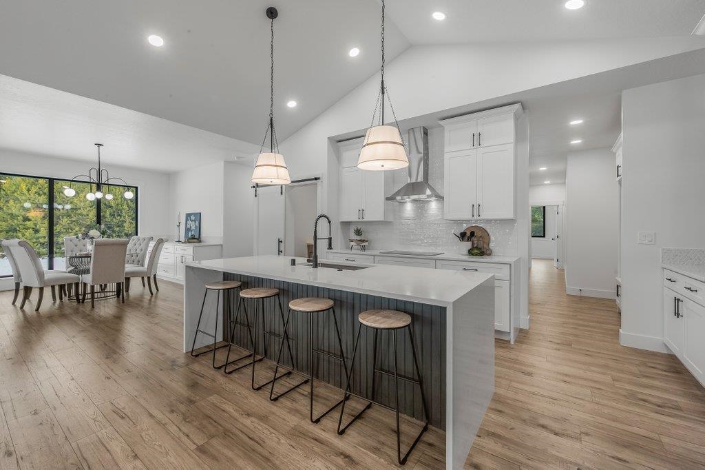 826 W Slaton Ln