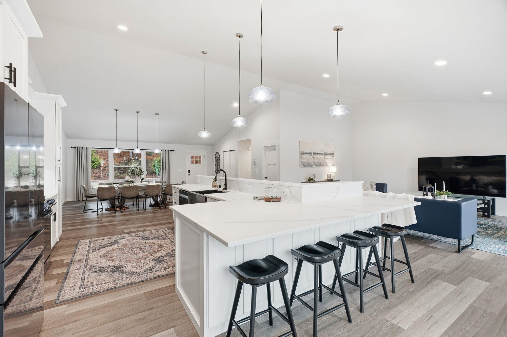 806 W Bolan Ave