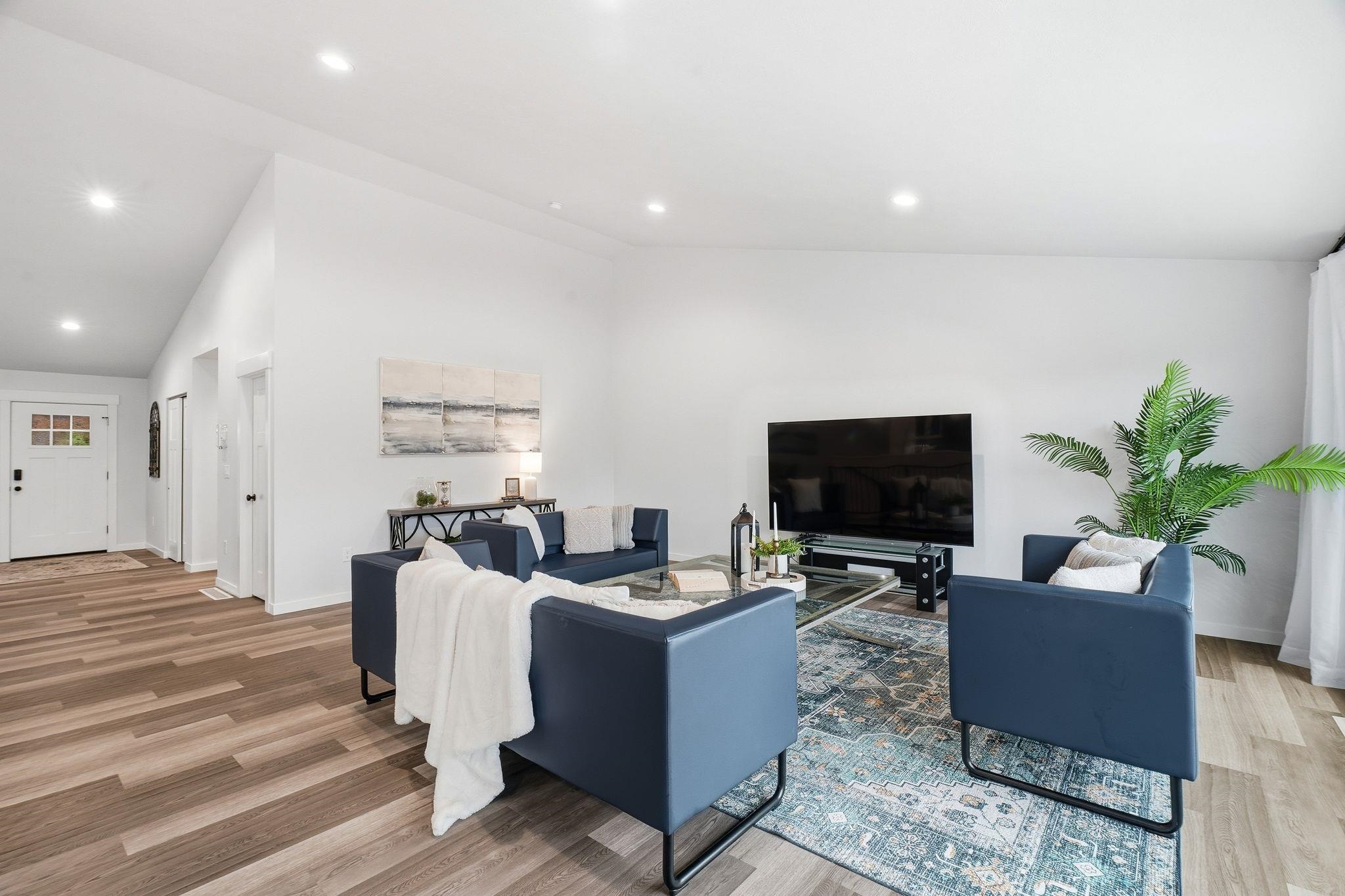 806 W Bolan Ave