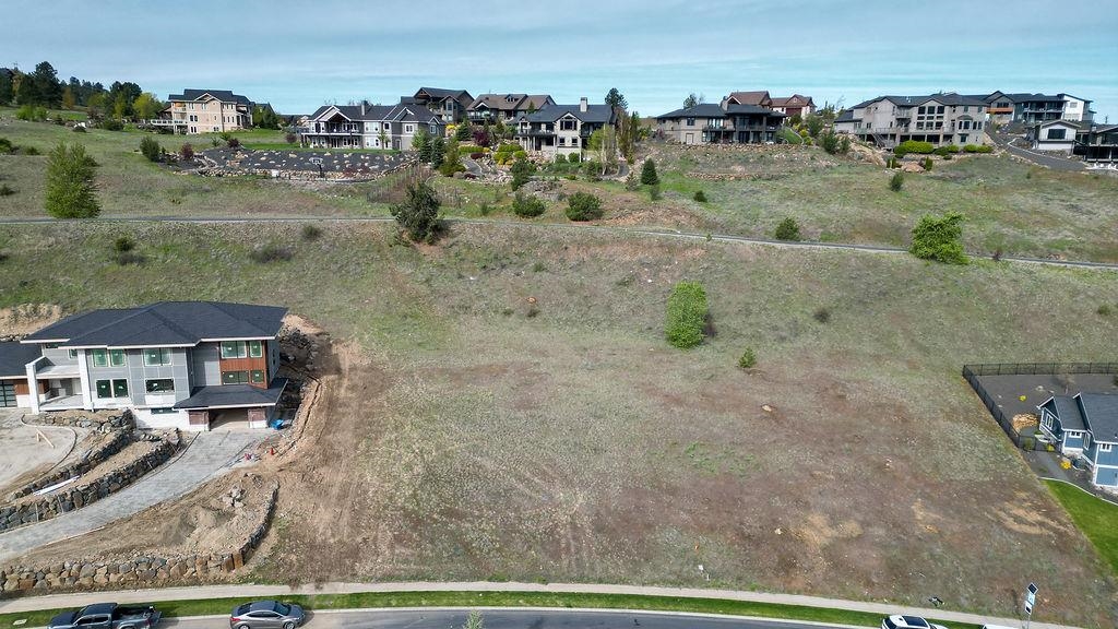 124 N Holiday Hills Dr