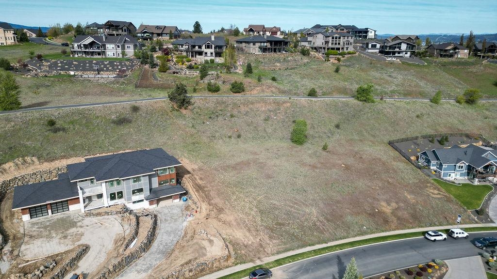 124 N Holiday Hills Dr