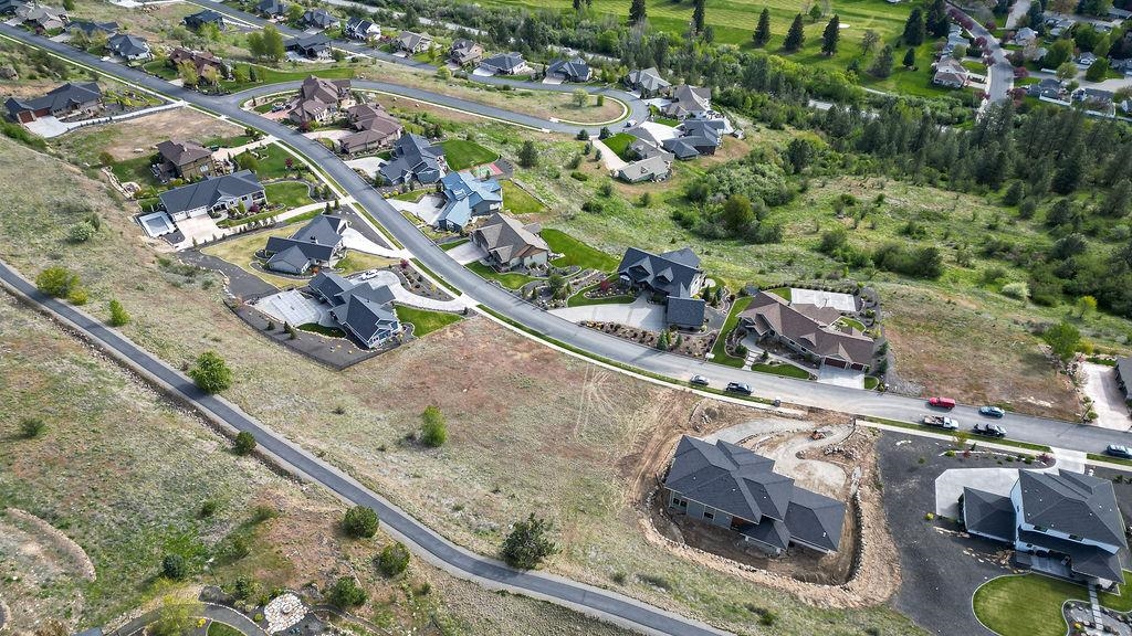 124 N Holiday Hills Dr