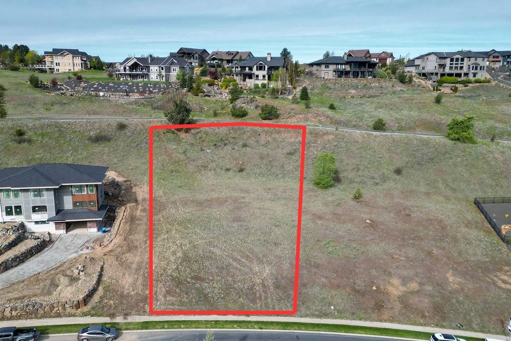 124 N Holiday Hills Dr