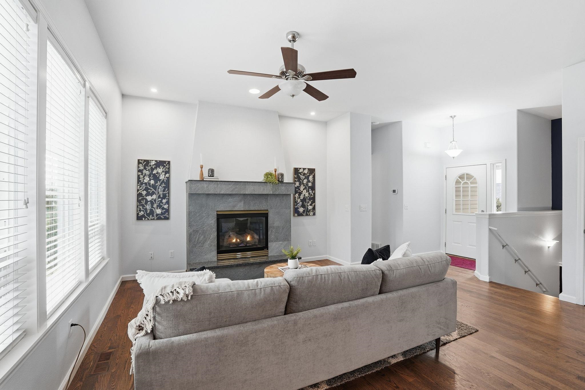 6728 S Moran View St