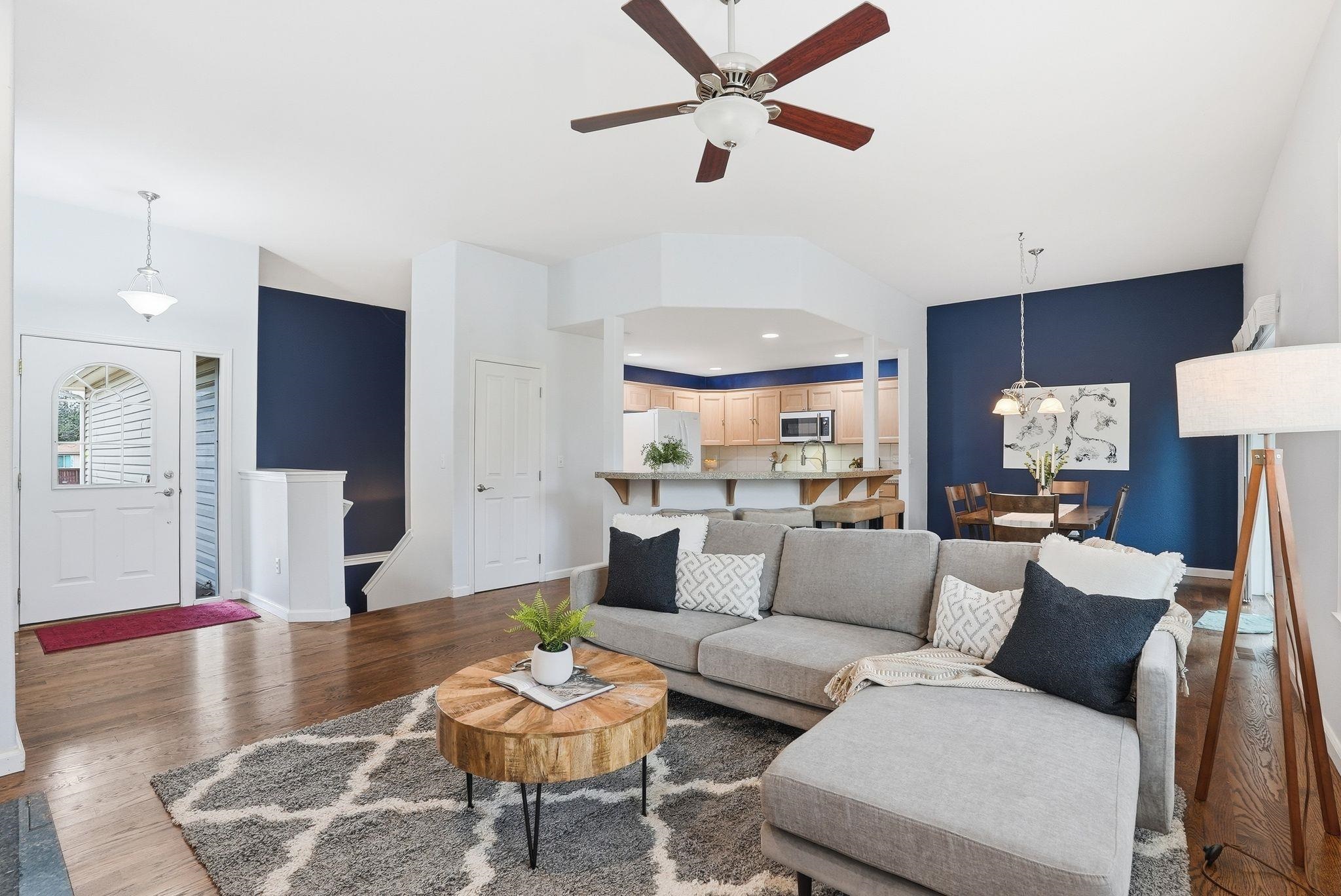 6728 S Moran View St