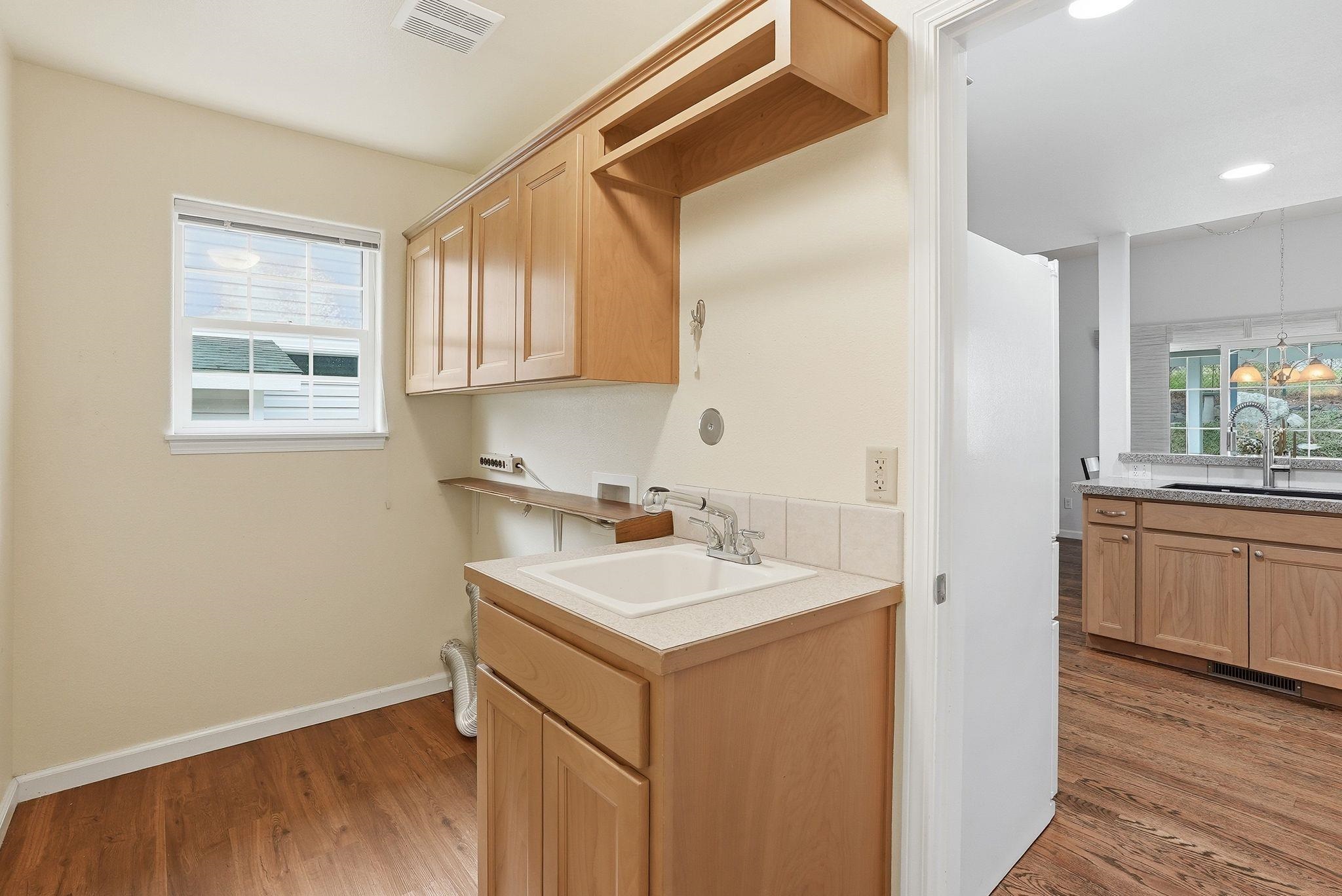 6728 S Moran View St