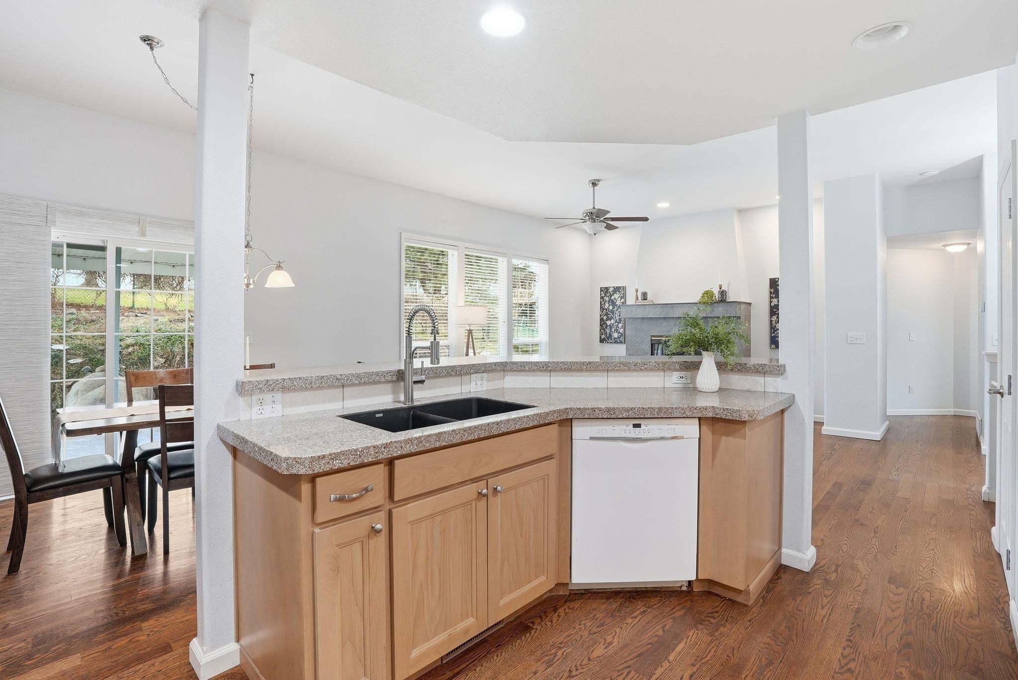 6728 S Moran View St