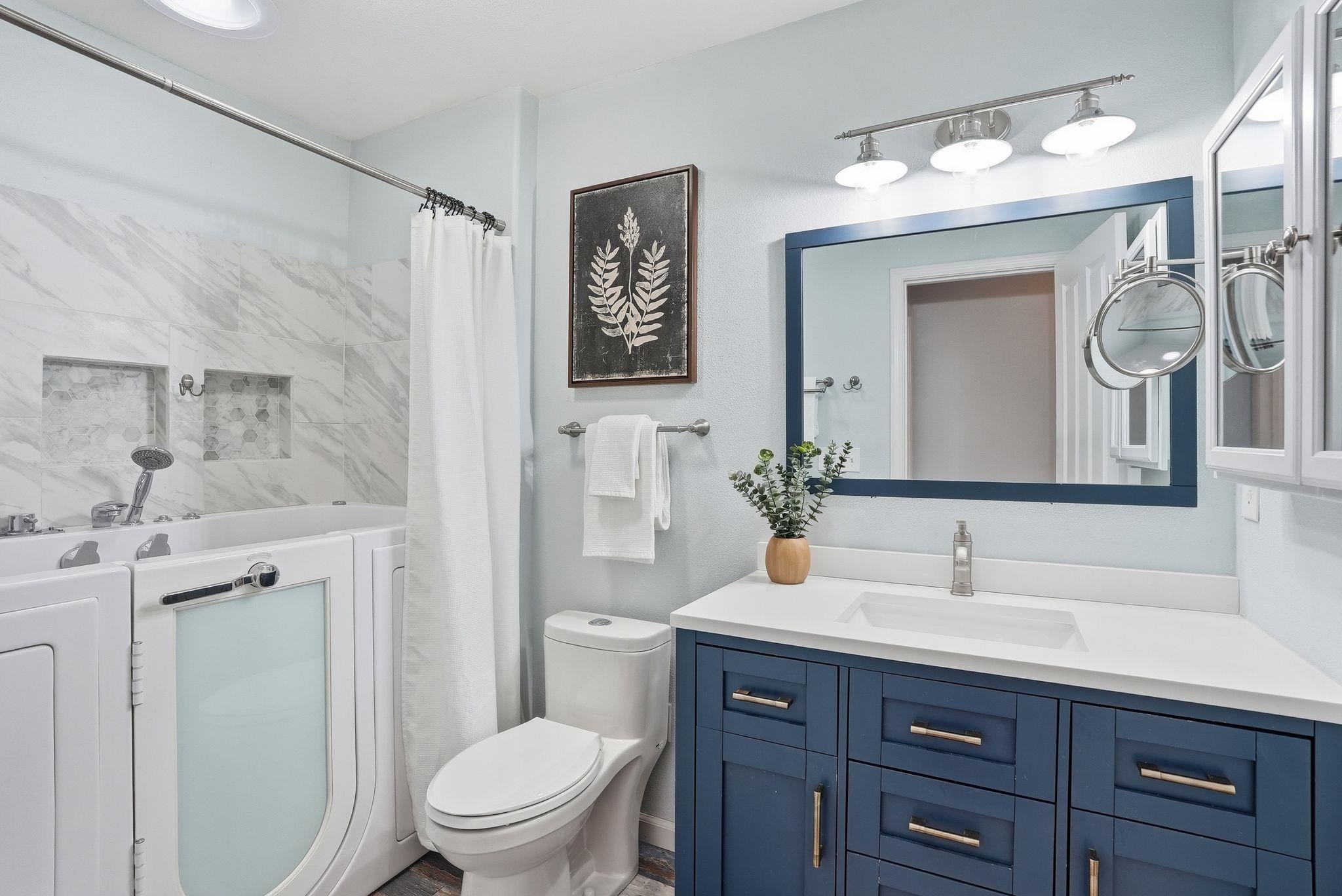 6728 S Moran View St