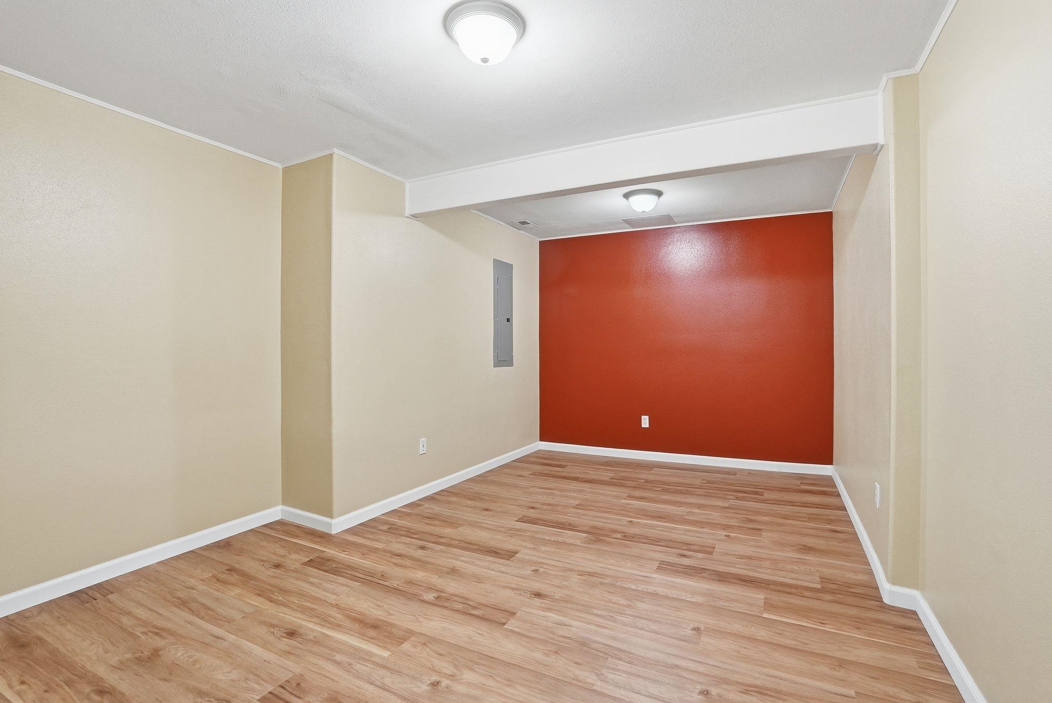 6728 S Moran View St