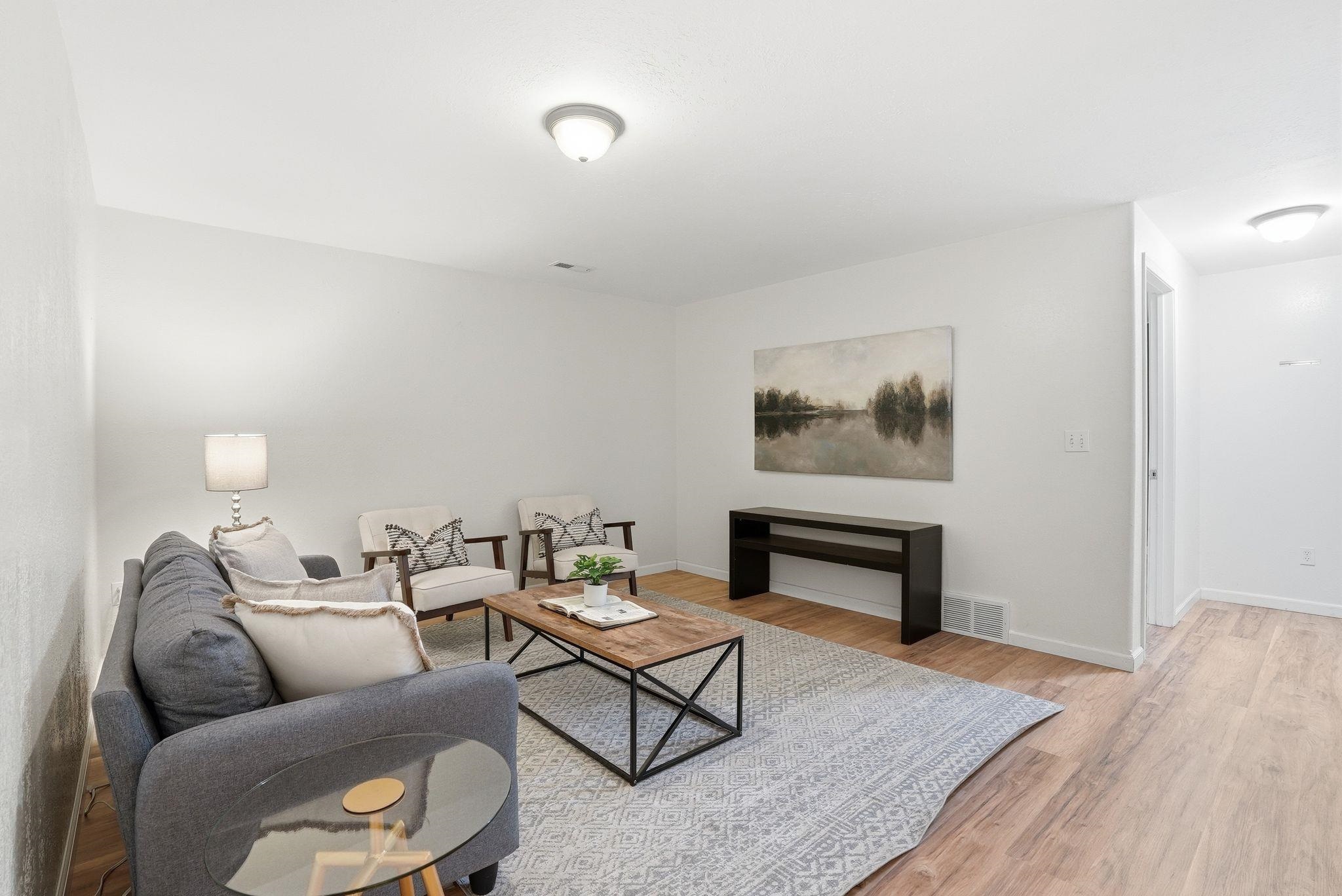 6728 S Moran View St