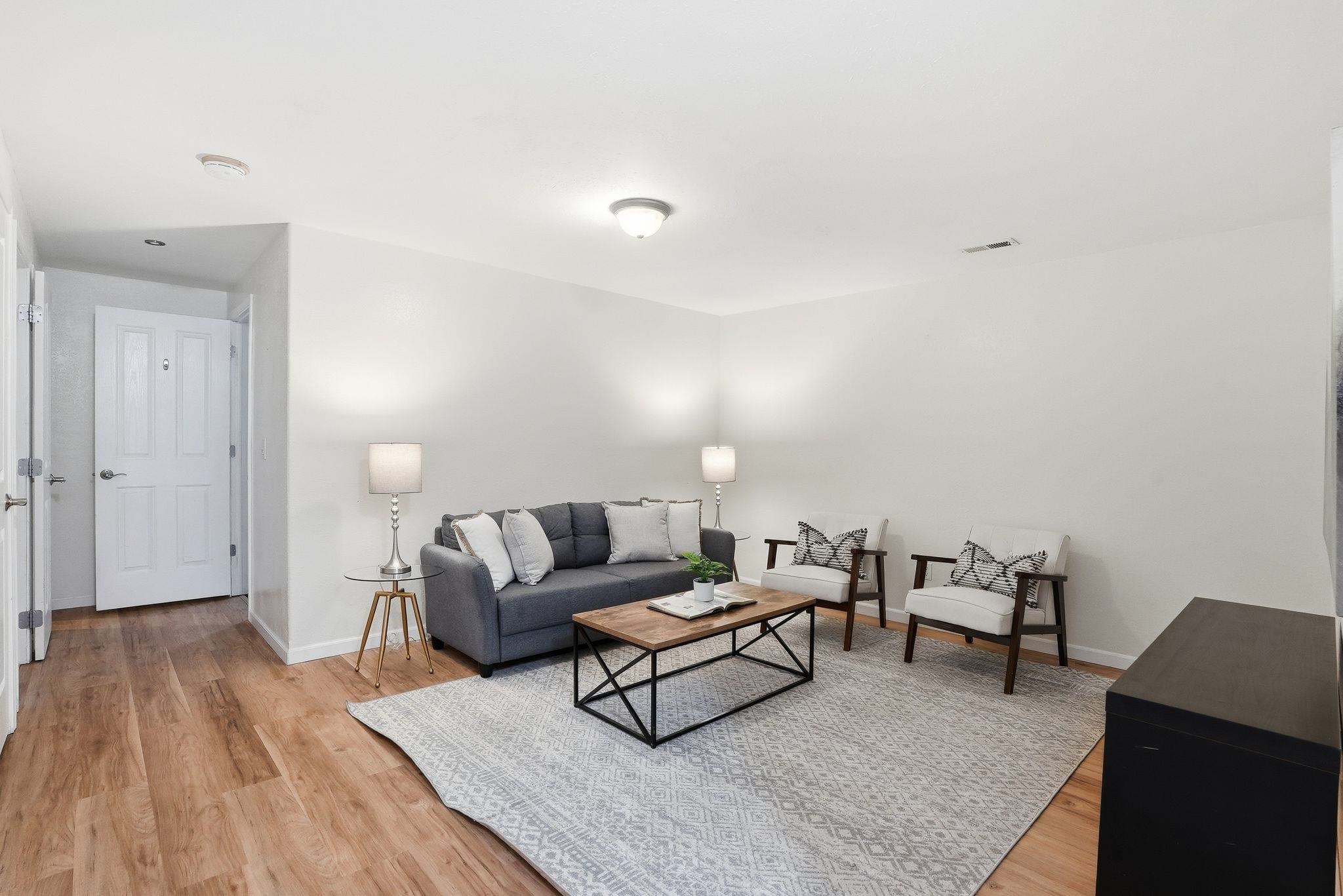 6728 S Moran View St