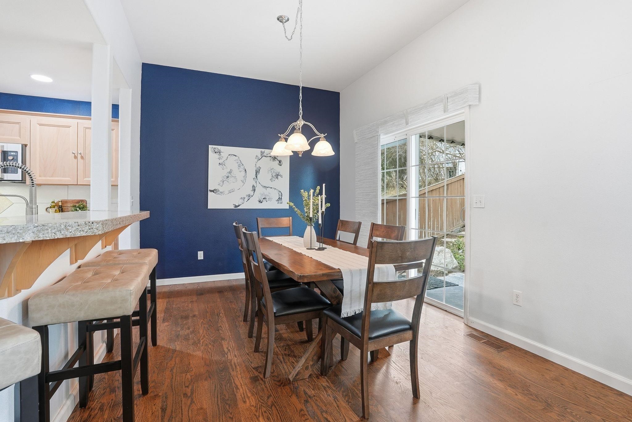 6728 S Moran View St