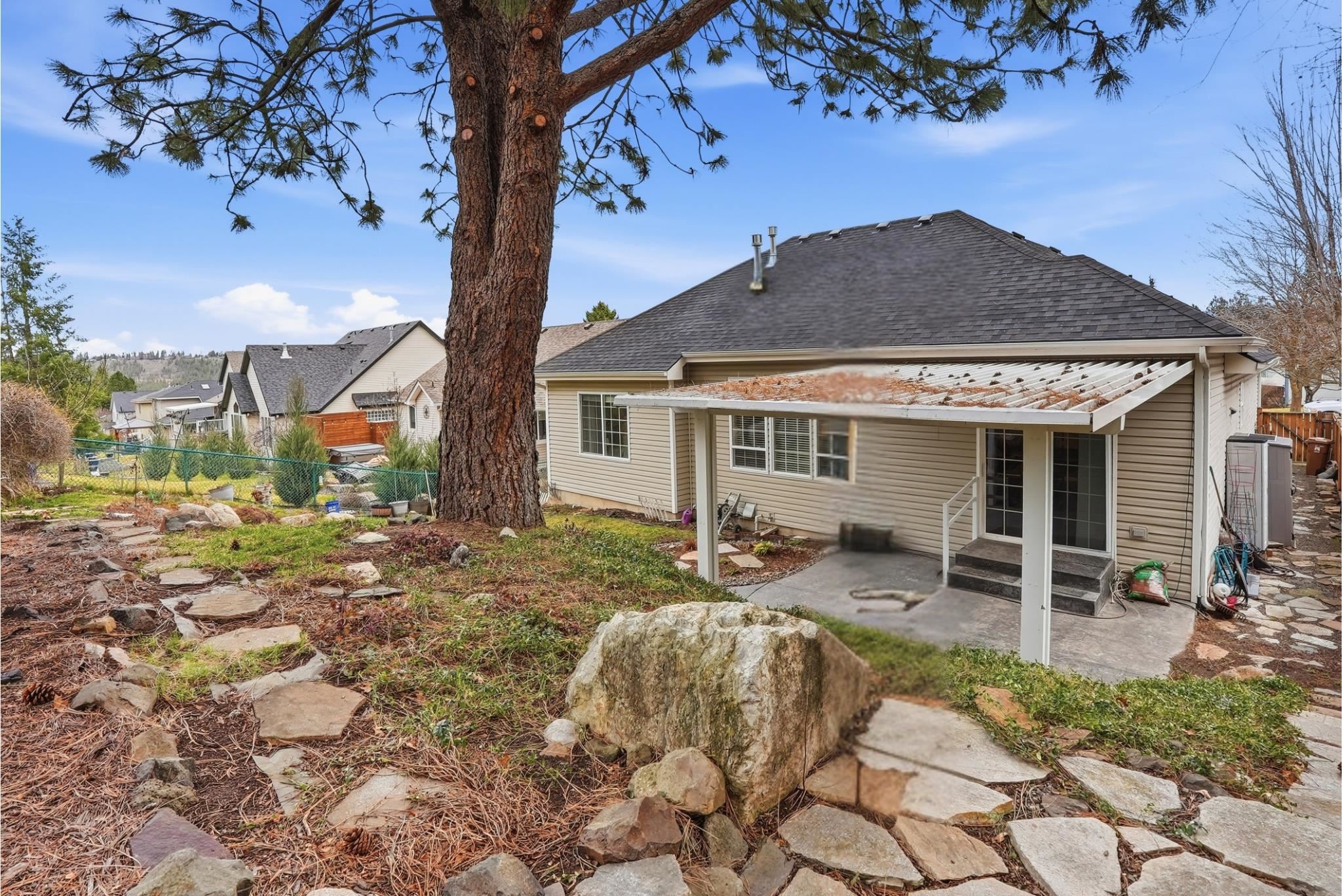 6728 S Moran View St