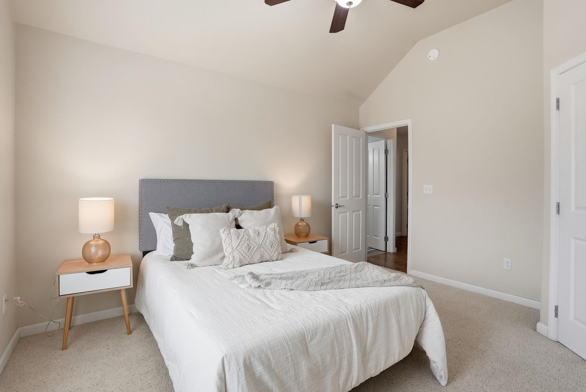 6728 S Moran View St