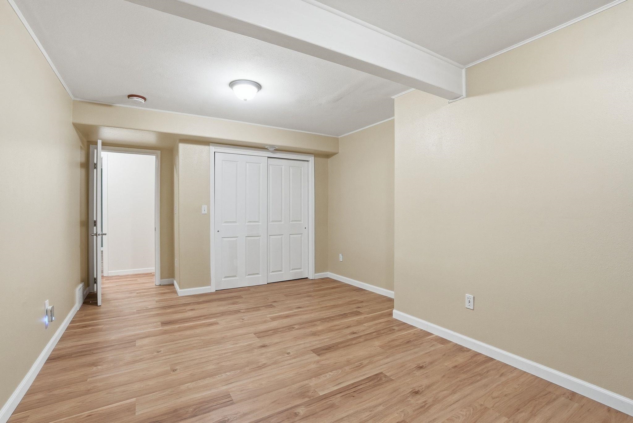 6728 S Moran View St