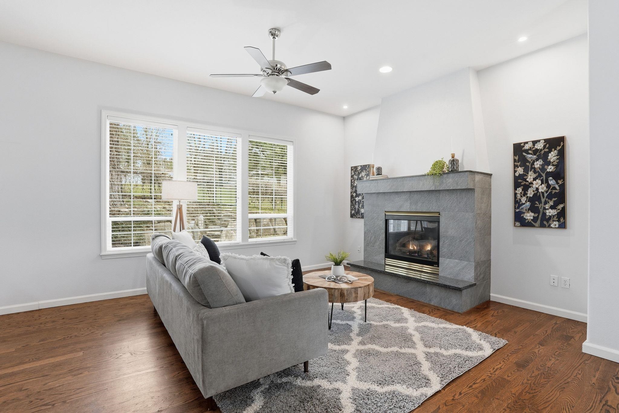 6728 S Moran View St