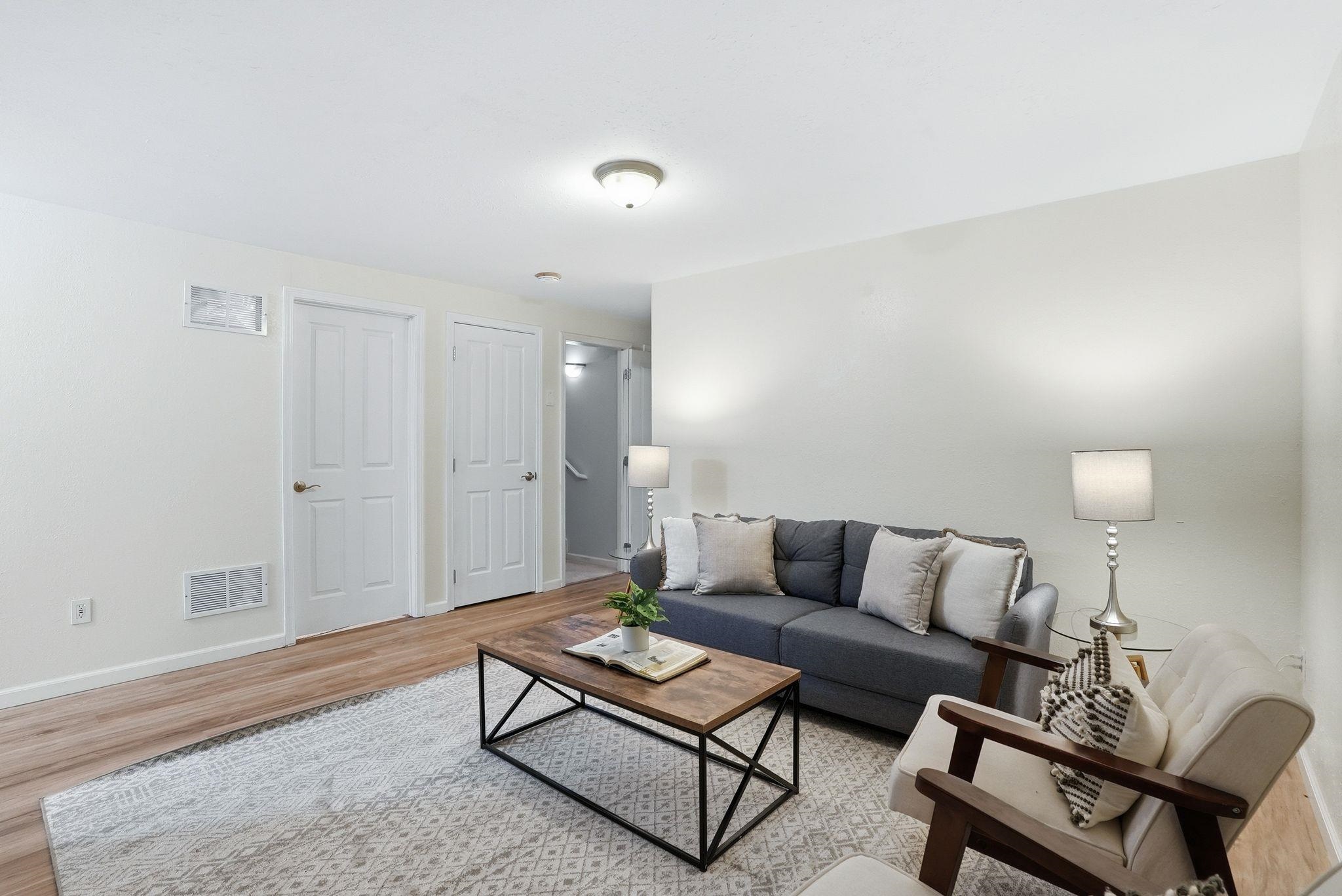 6728 S Moran View St