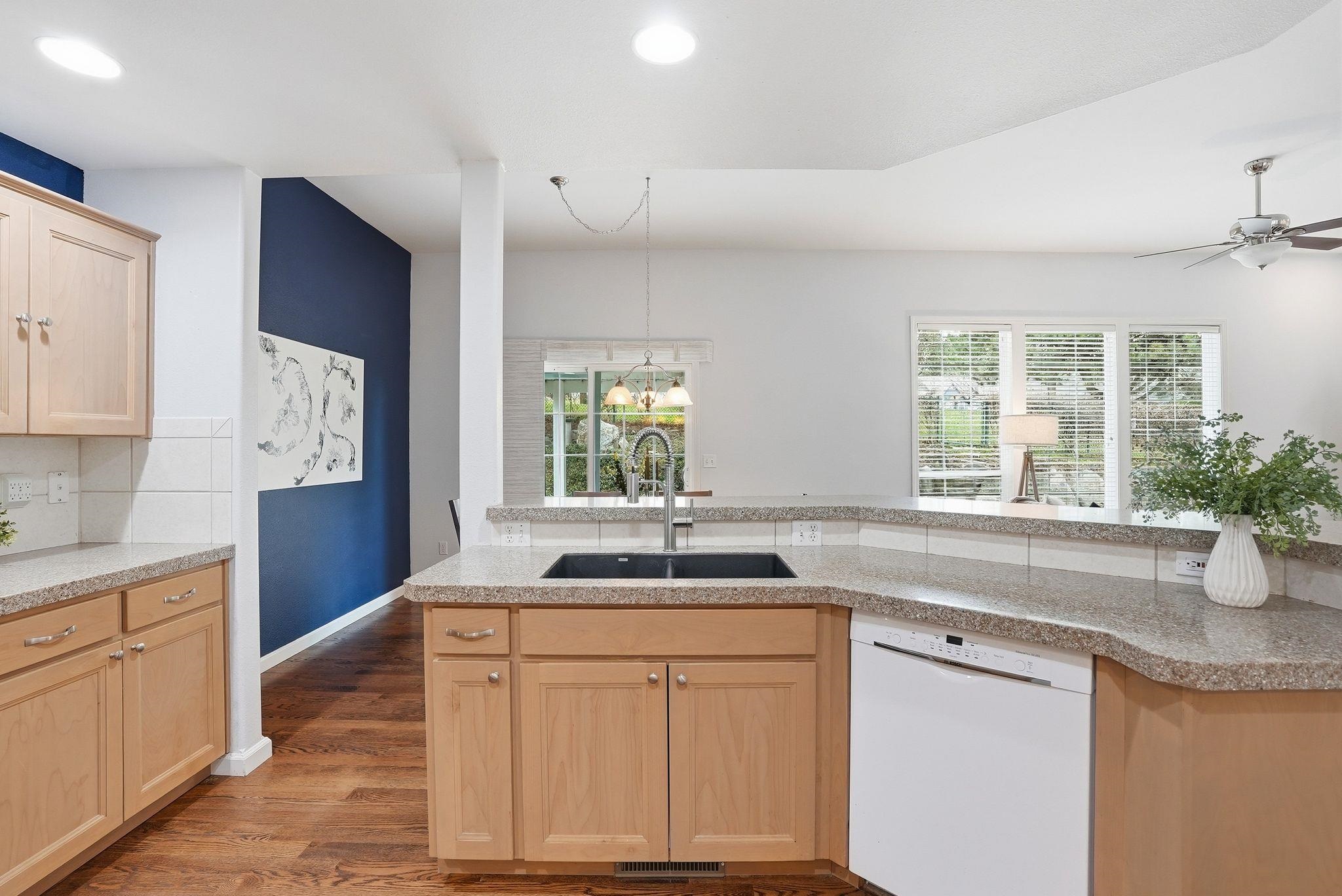 6728 S Moran View St