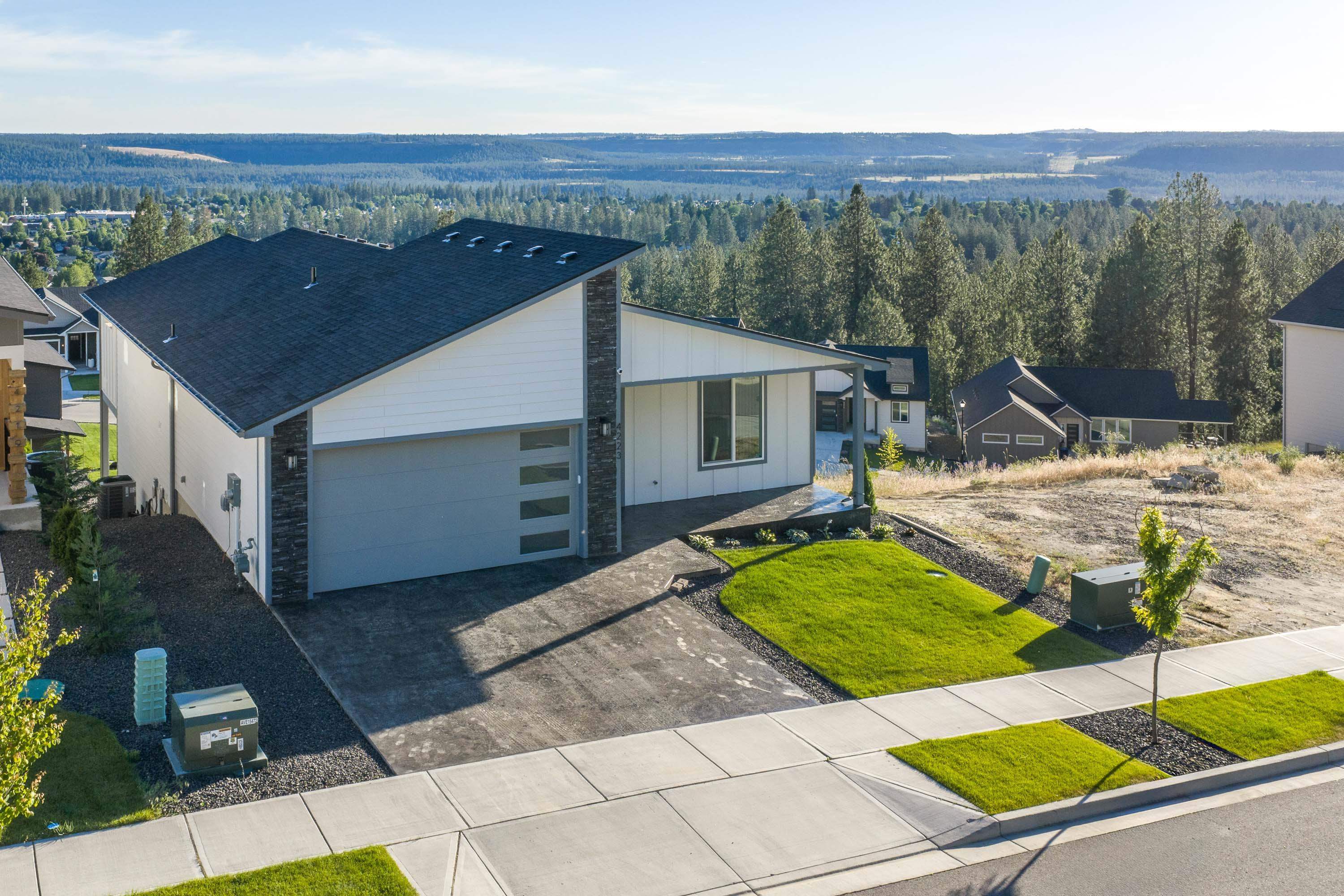4223 W Bush Dr