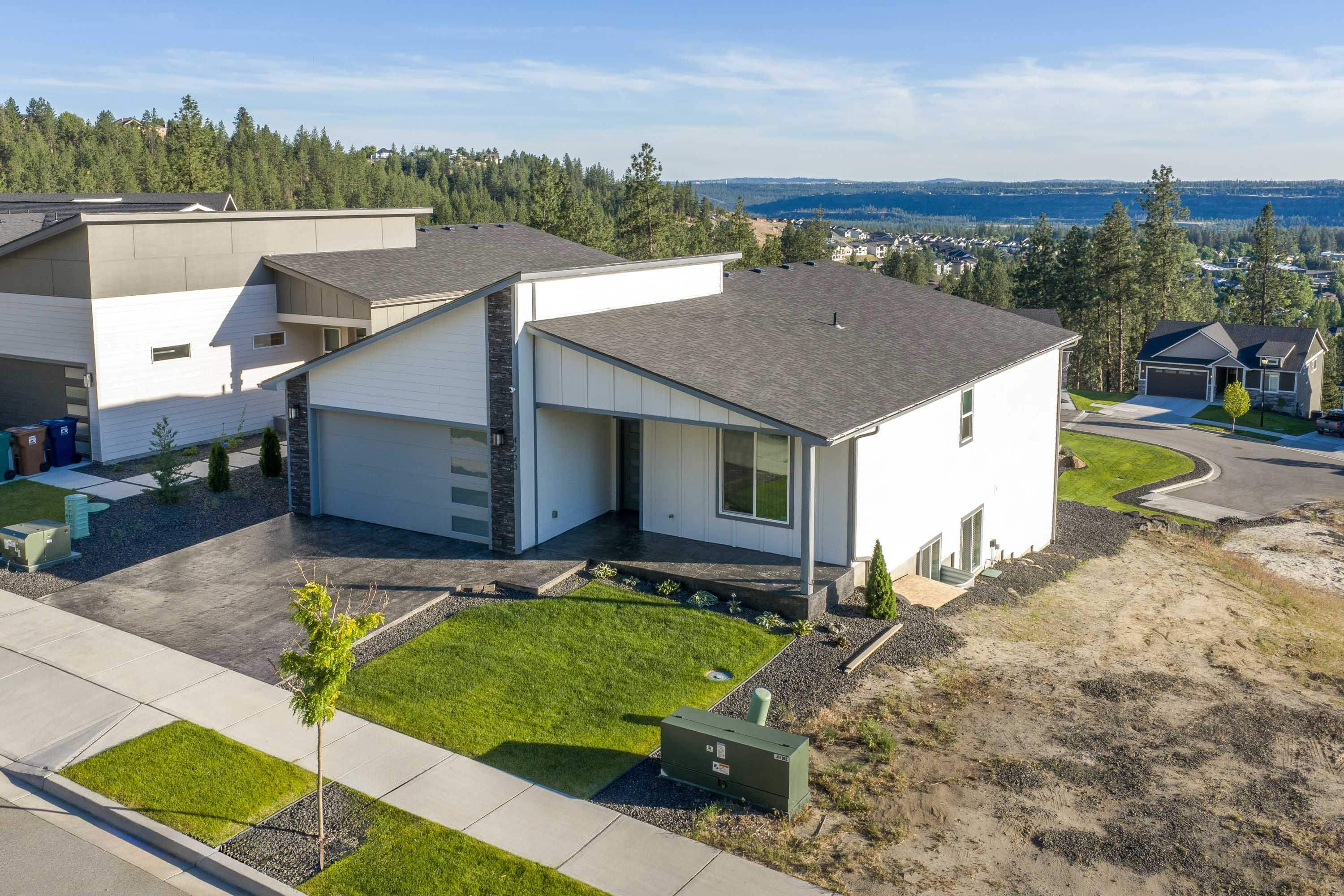4223 W Bush Dr